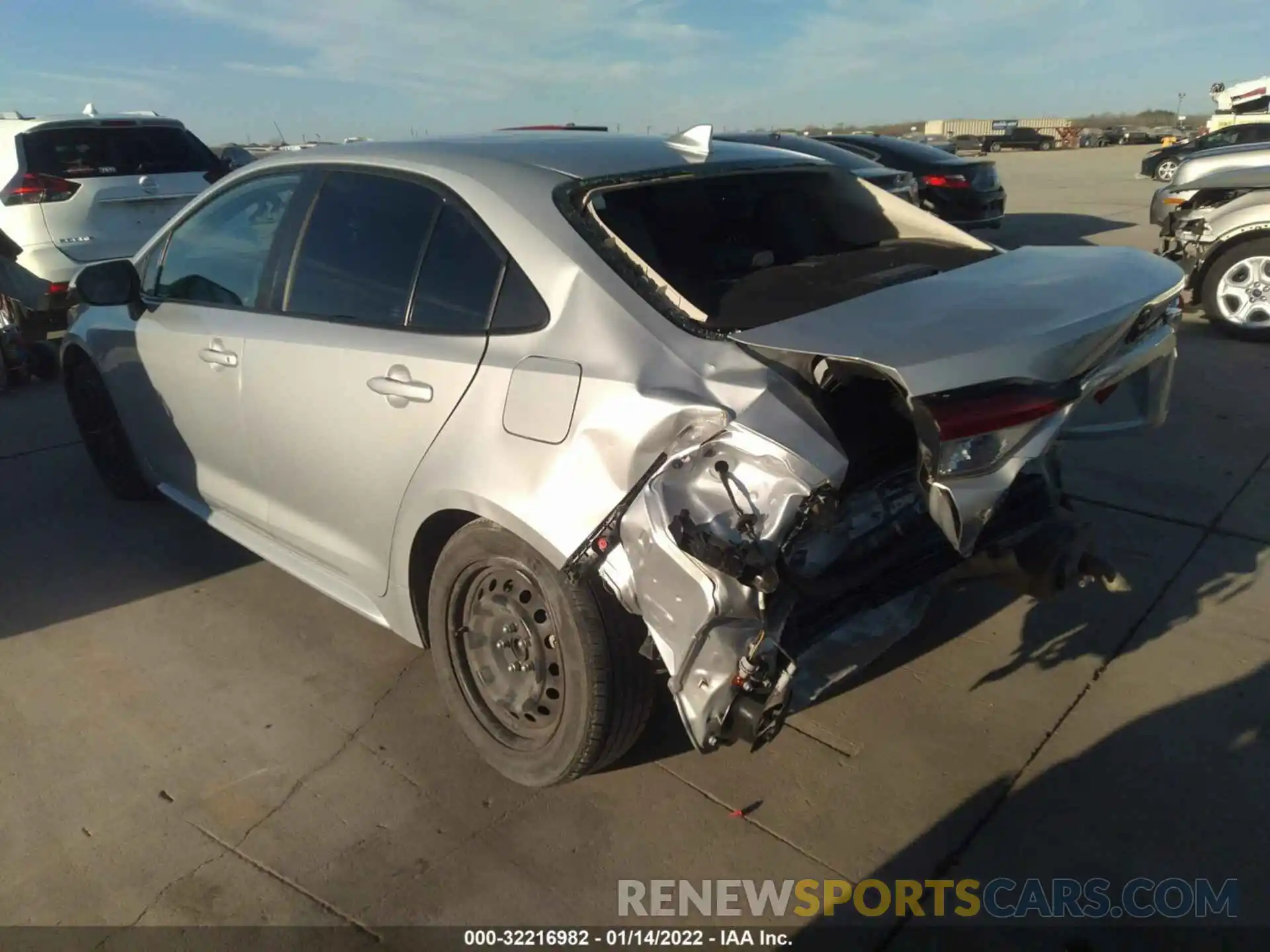 3 Photograph of a damaged car 5YFEPRAE7LP055703 TOYOTA COROLLA 2020