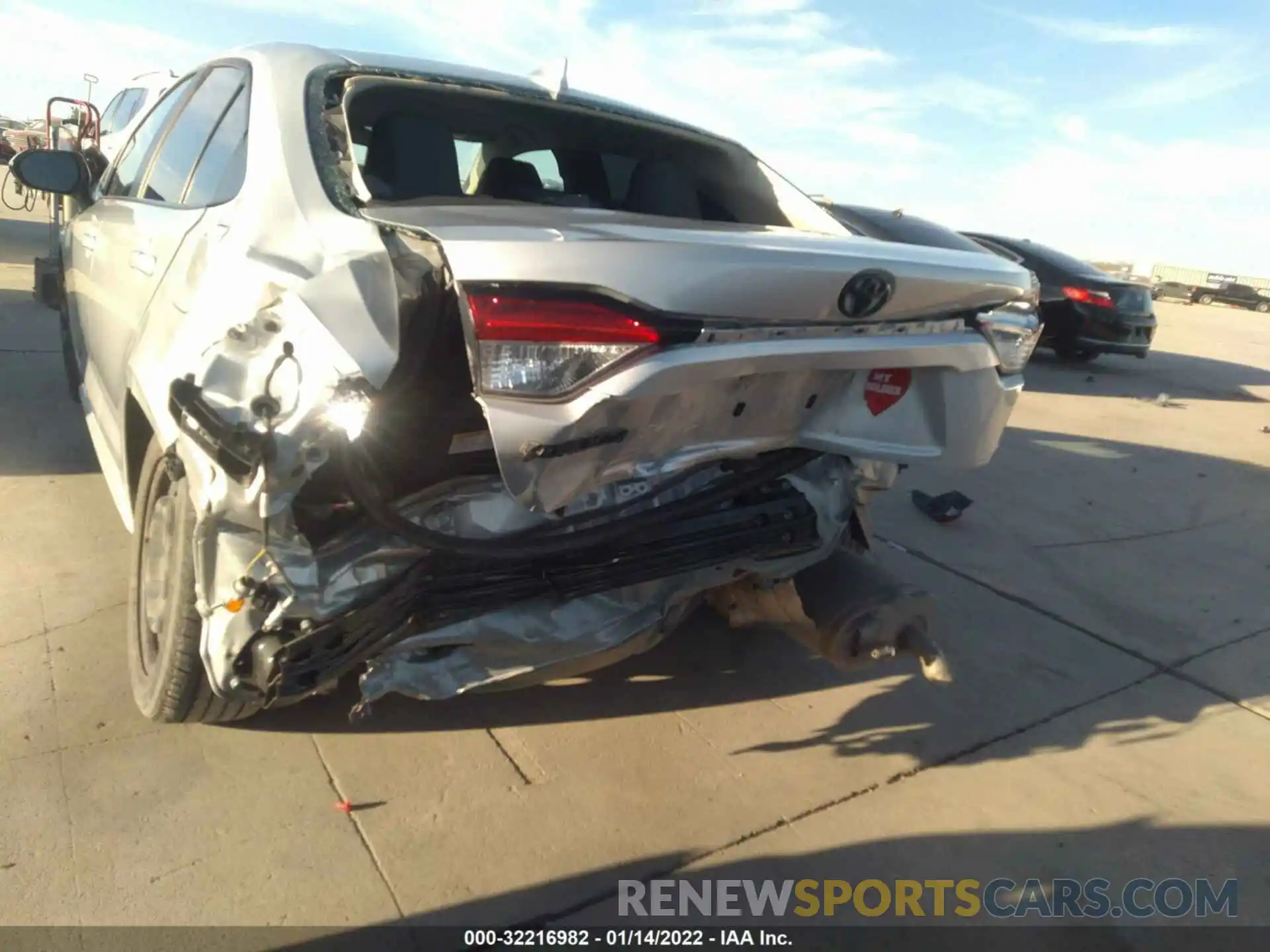 6 Photograph of a damaged car 5YFEPRAE7LP055703 TOYOTA COROLLA 2020