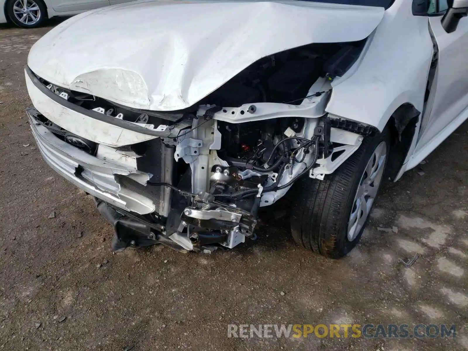 9 Photograph of a damaged car 5YFEPRAE7LP056124 TOYOTA COROLLA 2020