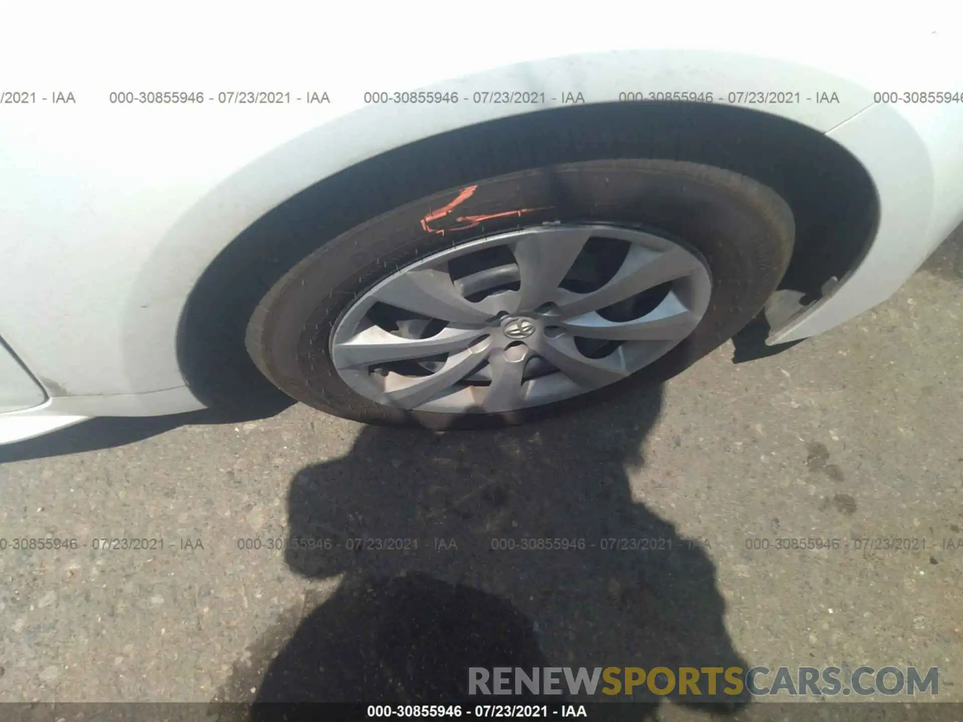 15 Photograph of a damaged car 5YFEPRAE7LP056480 TOYOTA COROLLA 2020