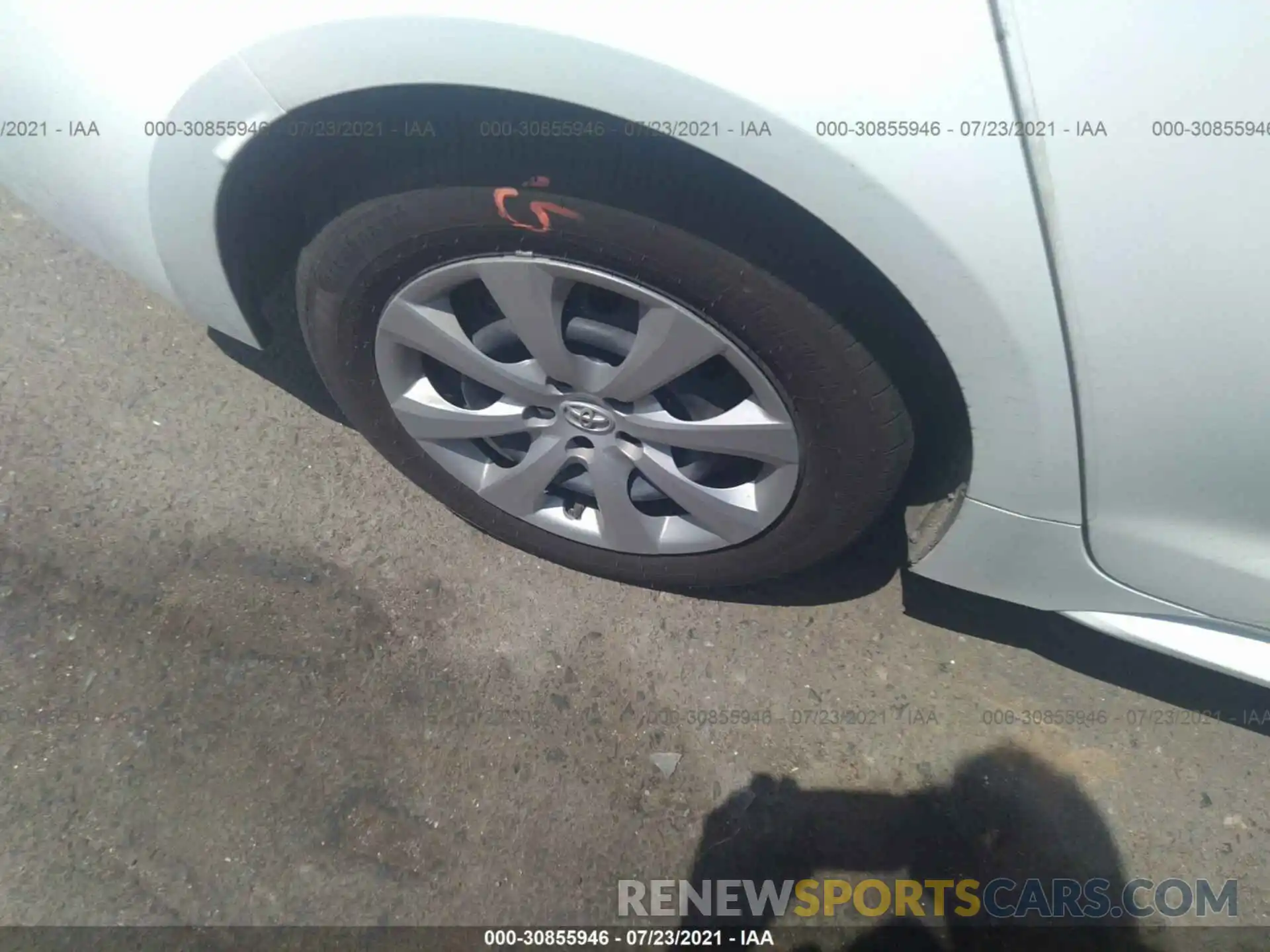 16 Photograph of a damaged car 5YFEPRAE7LP056480 TOYOTA COROLLA 2020