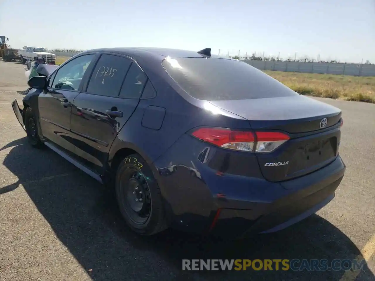 3 Photograph of a damaged car 5YFEPRAE7LP057578 TOYOTA COROLLA 2020