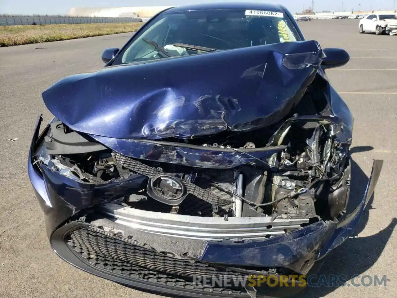 9 Photograph of a damaged car 5YFEPRAE7LP057578 TOYOTA COROLLA 2020