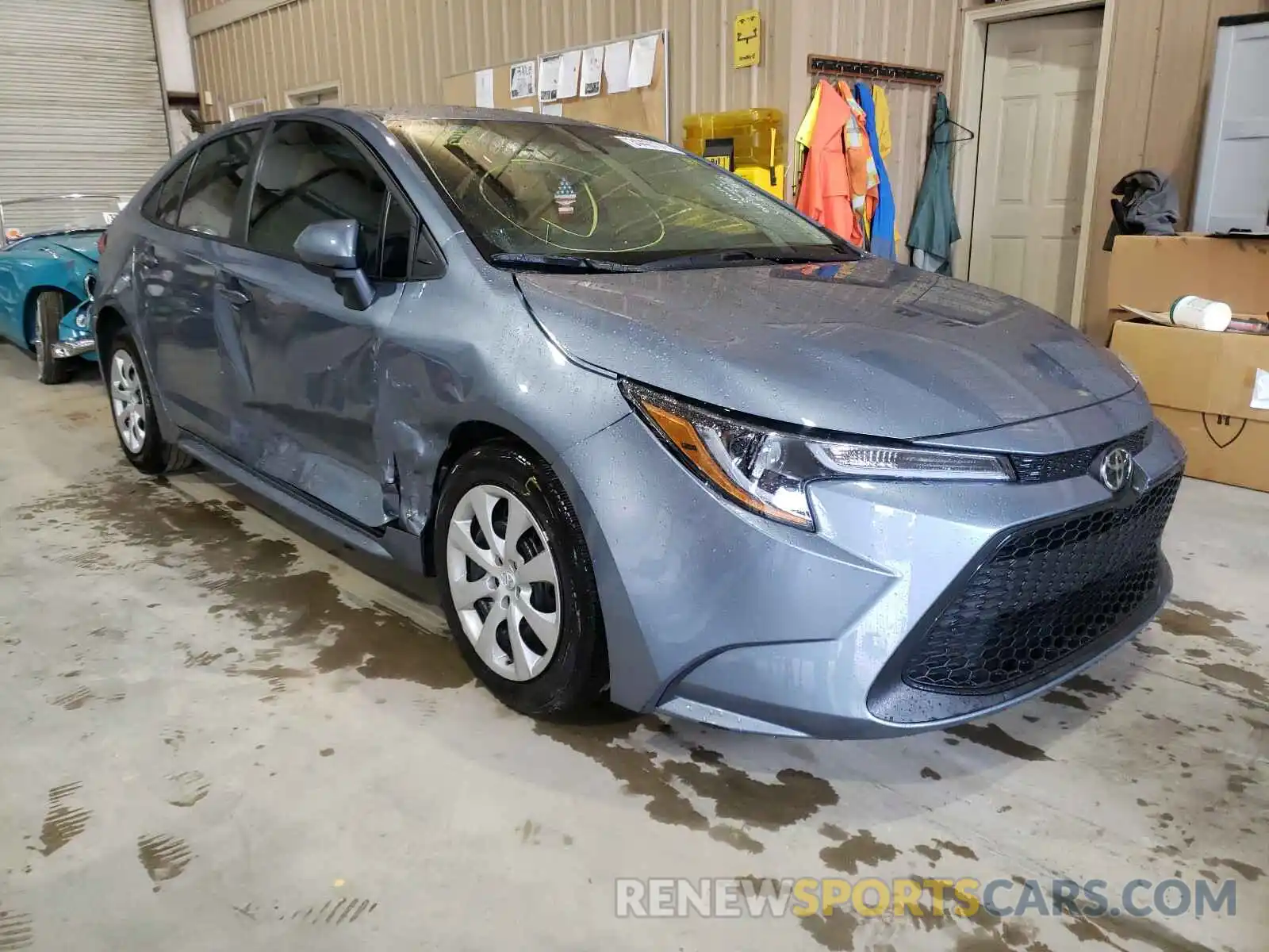 1 Photograph of a damaged car 5YFEPRAE7LP058598 TOYOTA COROLLA 2020