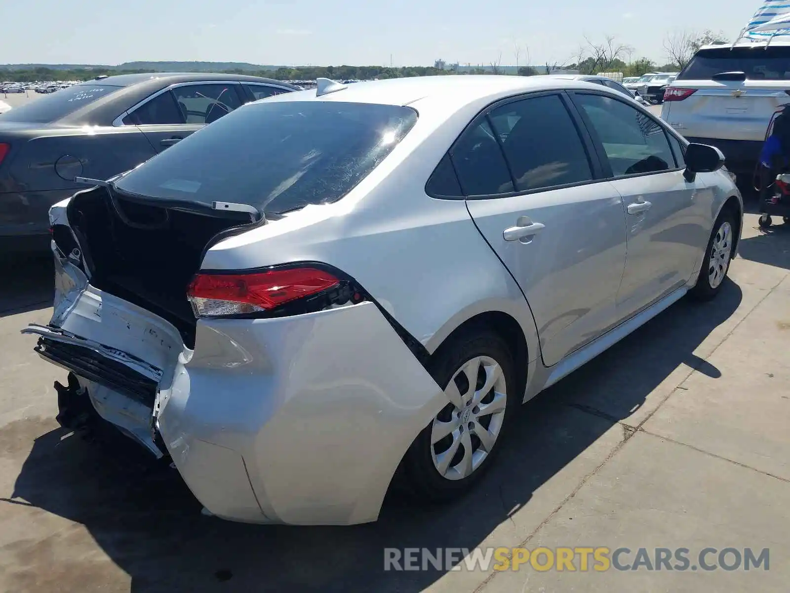 4 Photograph of a damaged car 5YFEPRAE7LP059315 TOYOTA COROLLA 2020