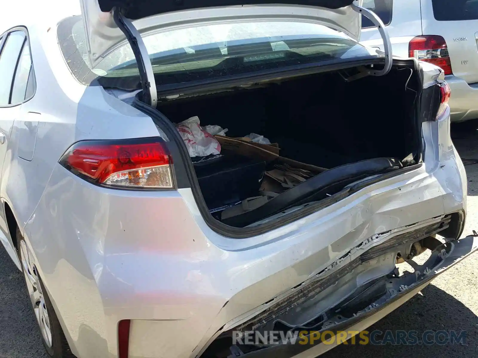 9 Photograph of a damaged car 5YFEPRAE7LP059878 TOYOTA COROLLA 2020