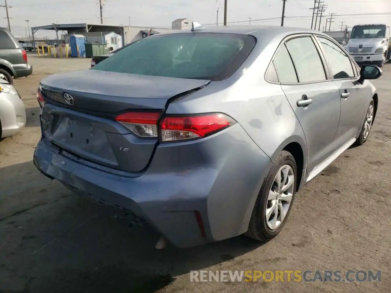 4 Photograph of a damaged car 5YFEPRAE7LP061551 TOYOTA COROLLA 2020