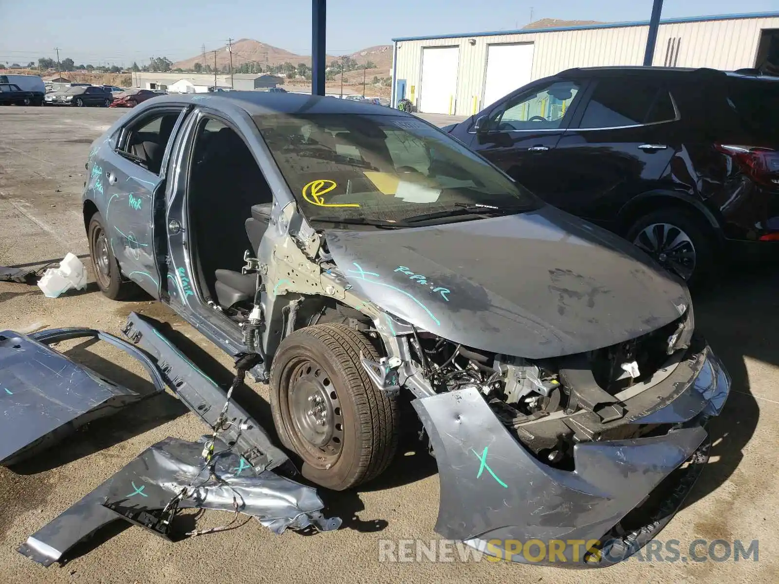 1 Photograph of a damaged car 5YFEPRAE7LP062036 TOYOTA COROLLA 2020