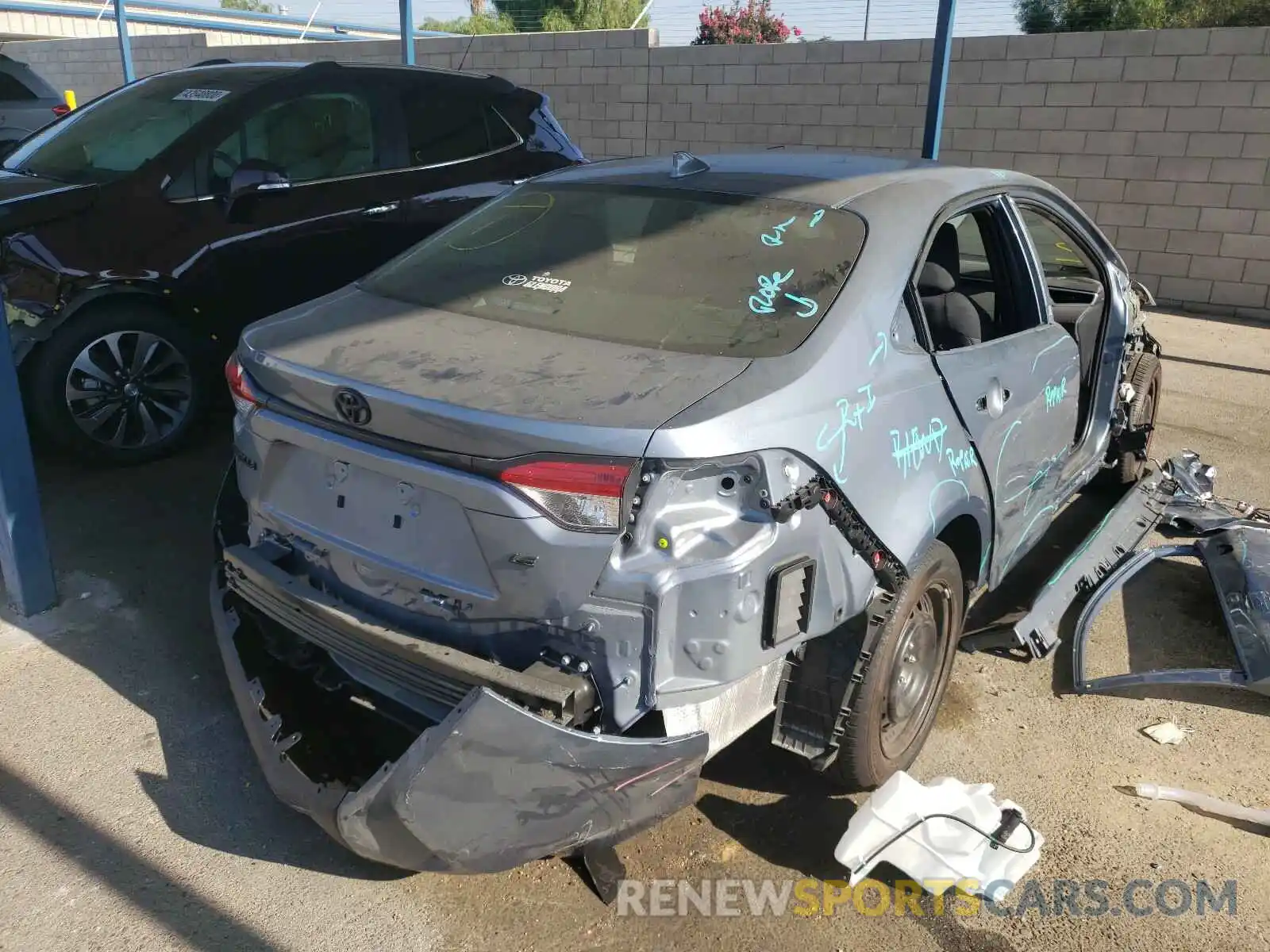 4 Photograph of a damaged car 5YFEPRAE7LP062036 TOYOTA COROLLA 2020