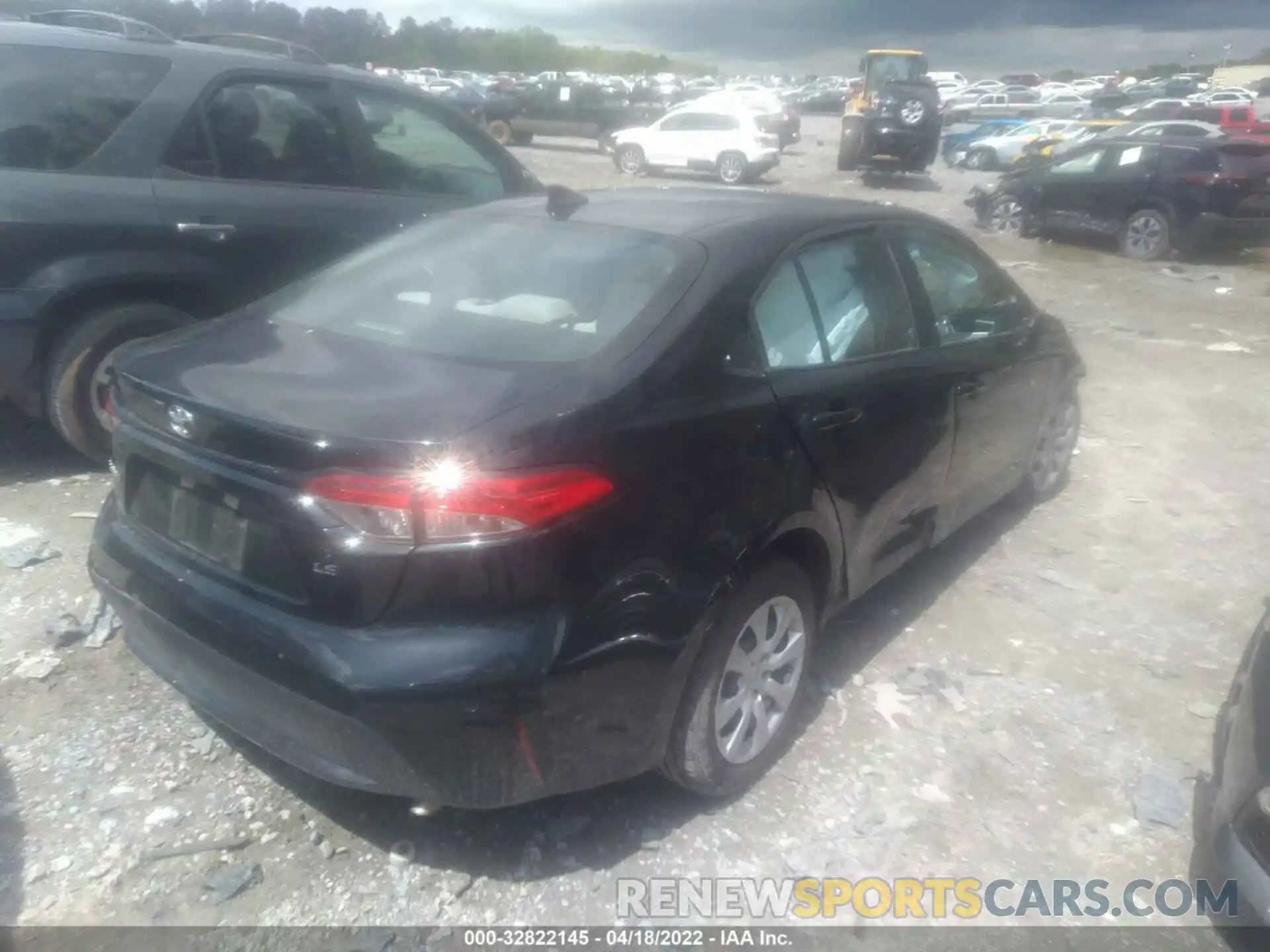 4 Photograph of a damaged car 5YFEPRAE7LP062991 TOYOTA COROLLA 2020