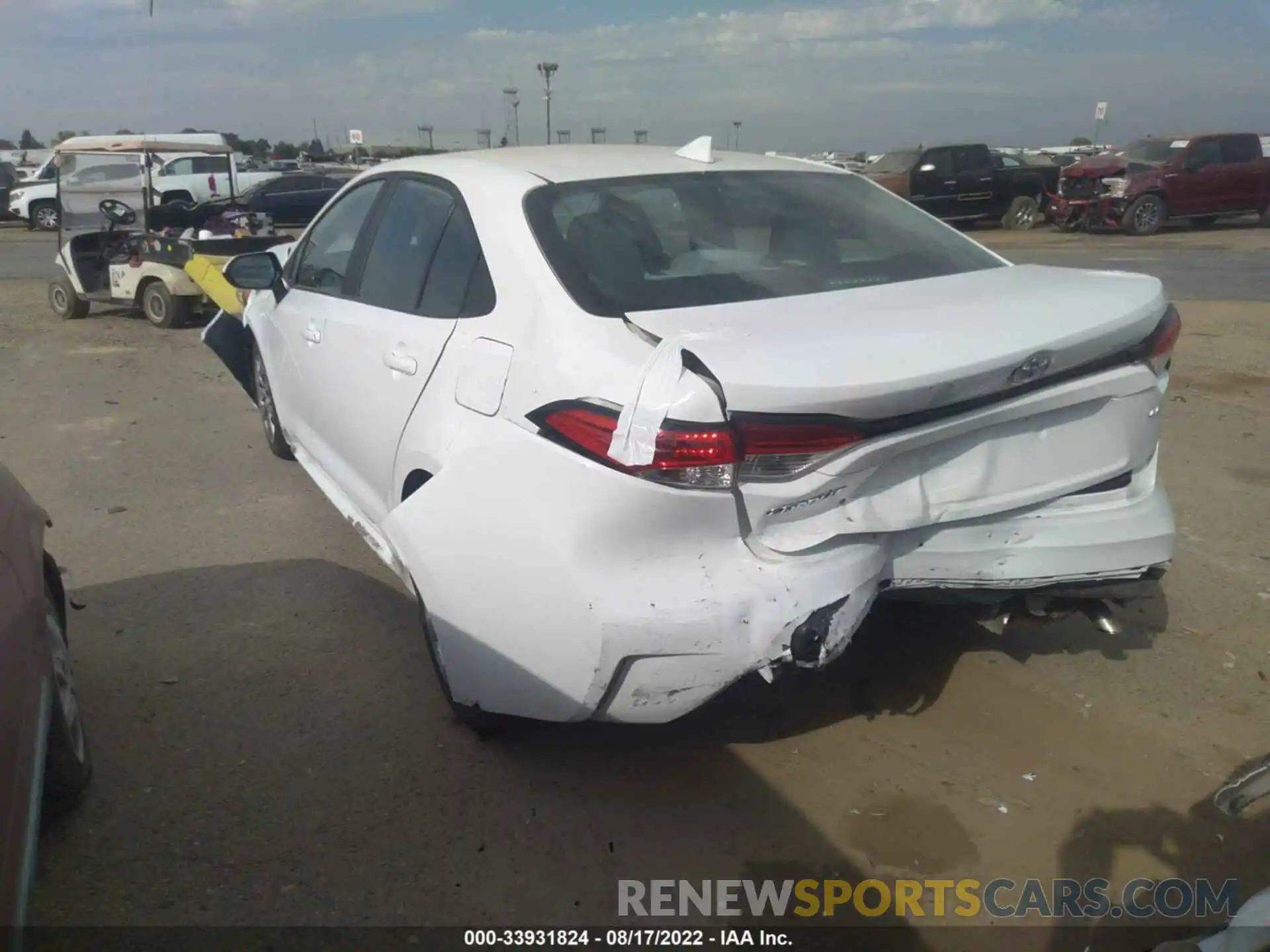 3 Photograph of a damaged car 5YFEPRAE7LP065065 TOYOTA COROLLA 2020