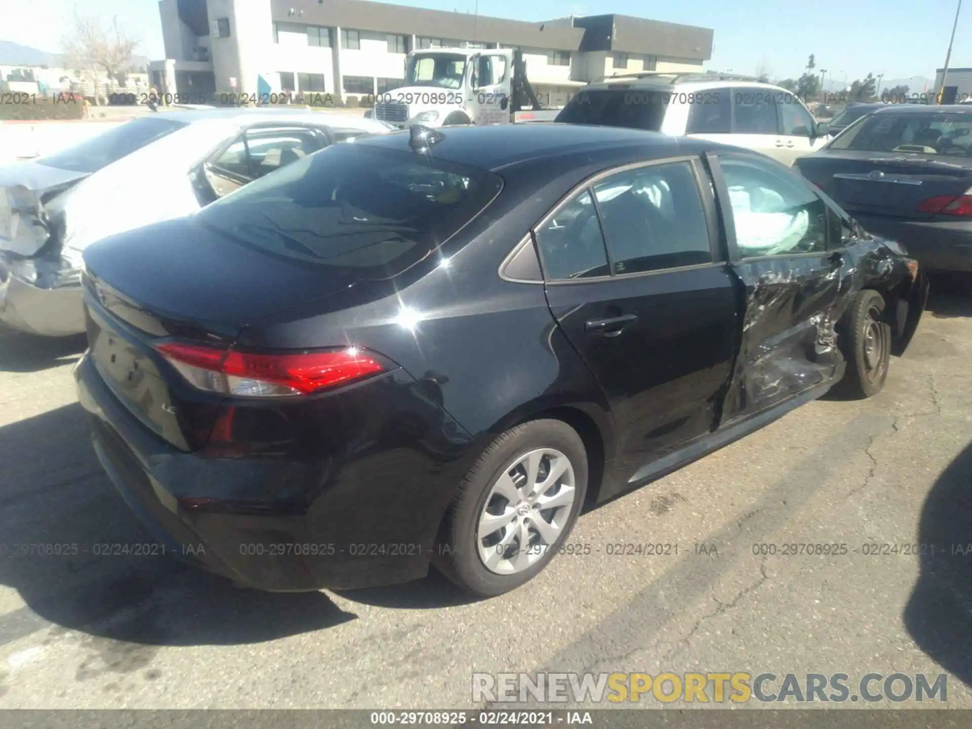 4 Photograph of a damaged car 5YFEPRAE7LP066216 TOYOTA COROLLA 2020