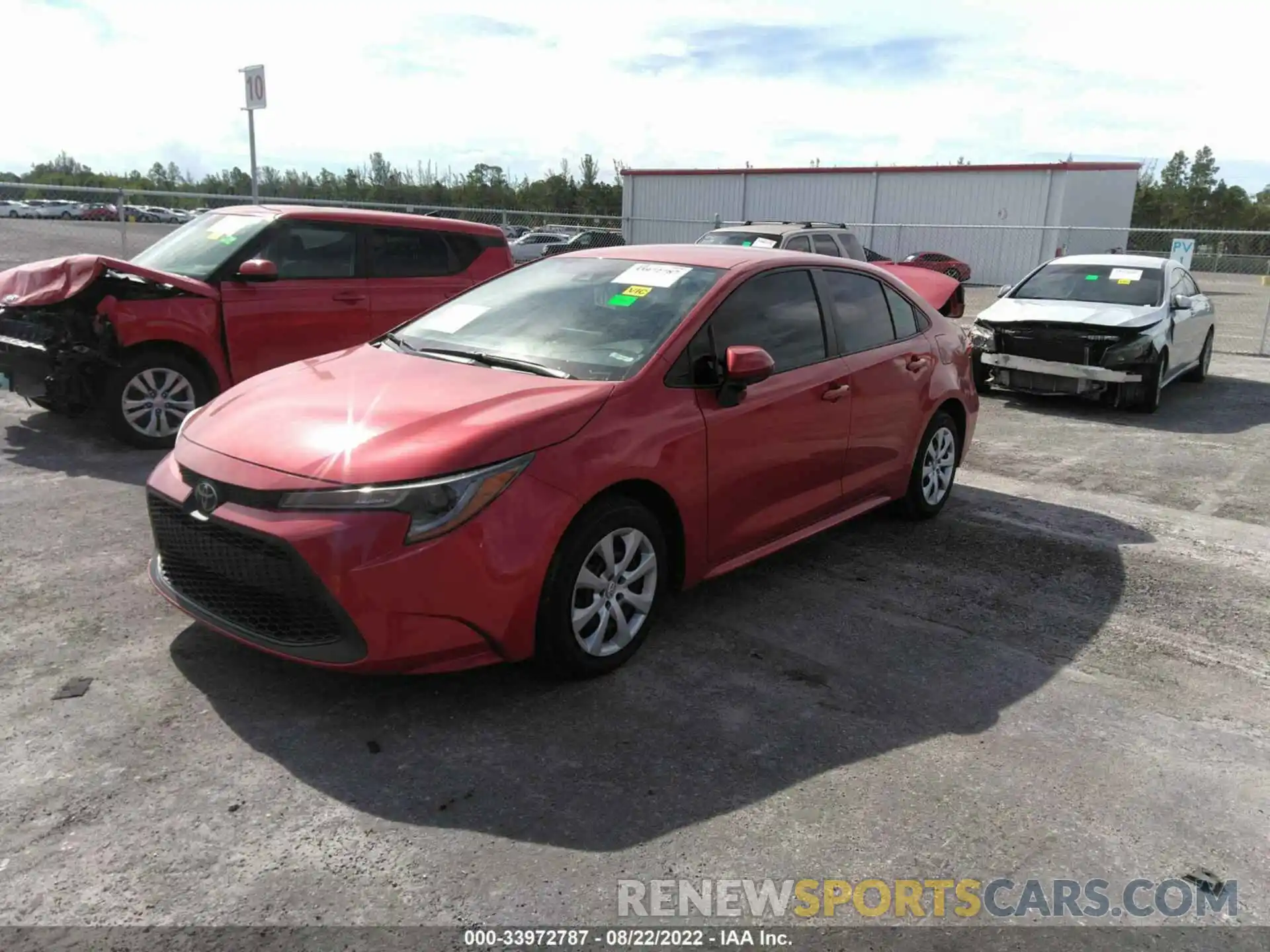 2 Photograph of a damaged car 5YFEPRAE7LP066670 TOYOTA COROLLA 2020