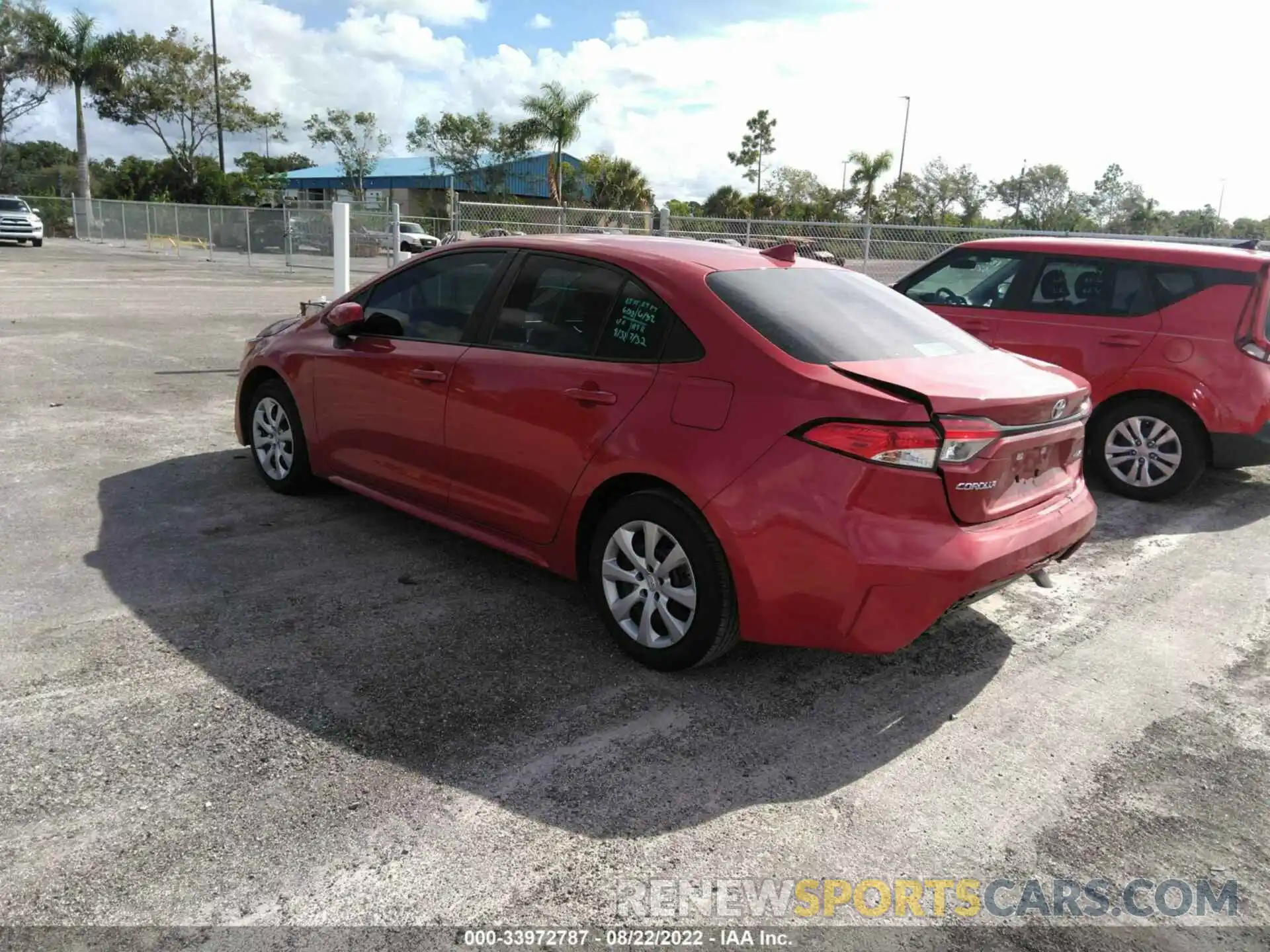 3 Photograph of a damaged car 5YFEPRAE7LP066670 TOYOTA COROLLA 2020