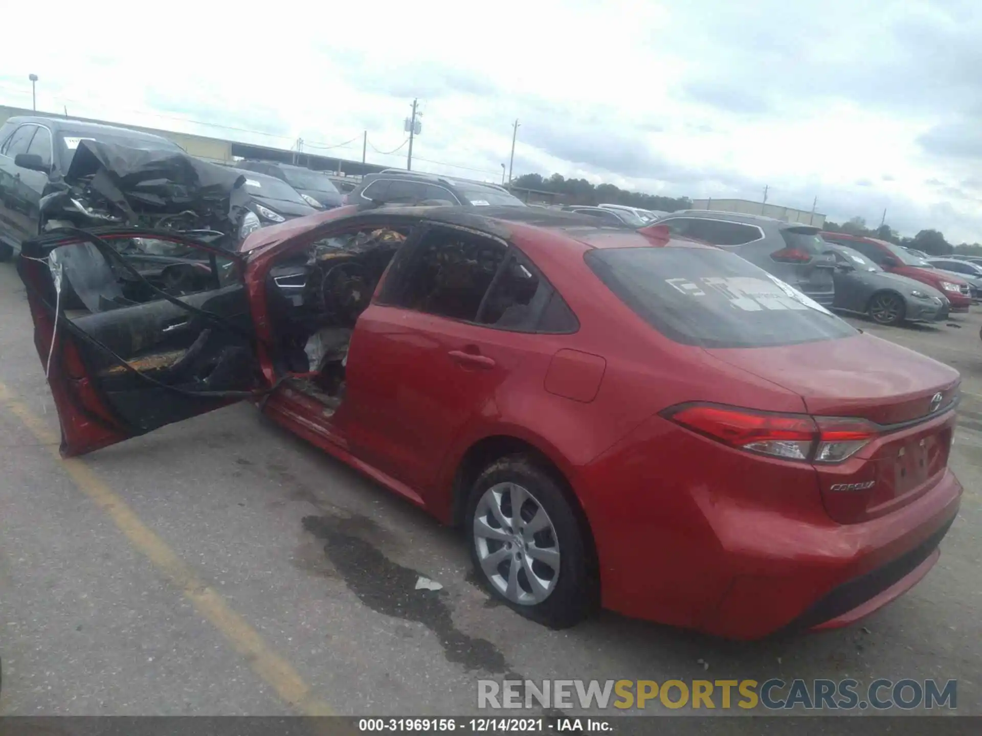 3 Photograph of a damaged car 5YFEPRAE7LP066989 TOYOTA COROLLA 2020