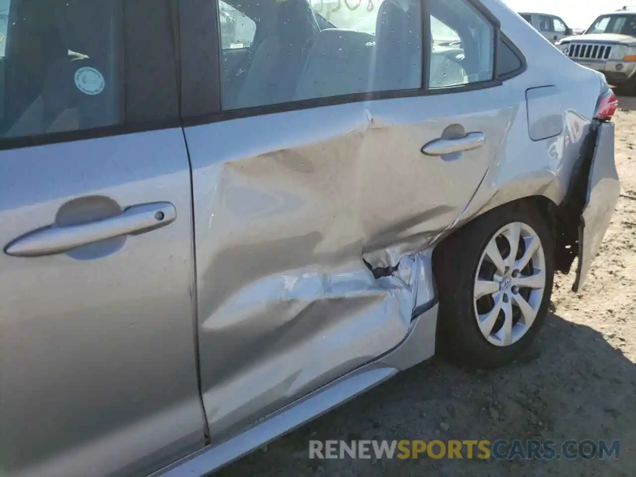 9 Photograph of a damaged car 5YFEPRAE7LP069195 TOYOTA COROLLA 2020