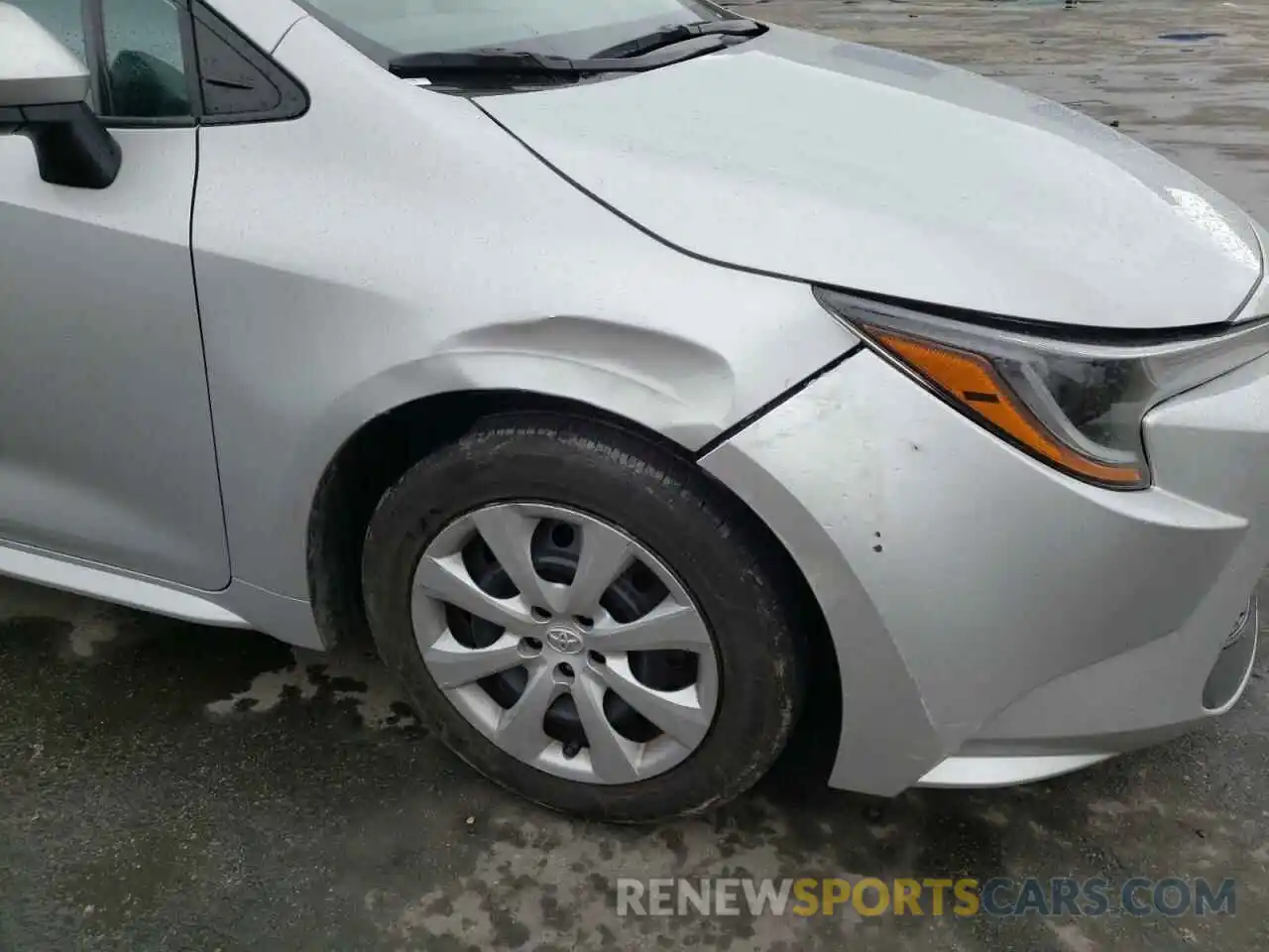 9 Photograph of a damaged car 5YFEPRAE7LP069620 TOYOTA COROLLA 2020