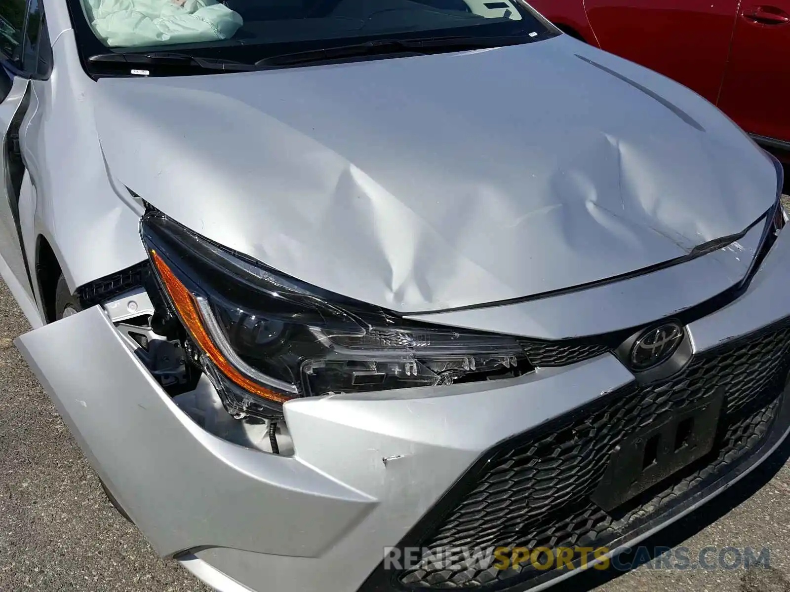 9 Photograph of a damaged car 5YFEPRAE7LP069634 TOYOTA COROLLA 2020