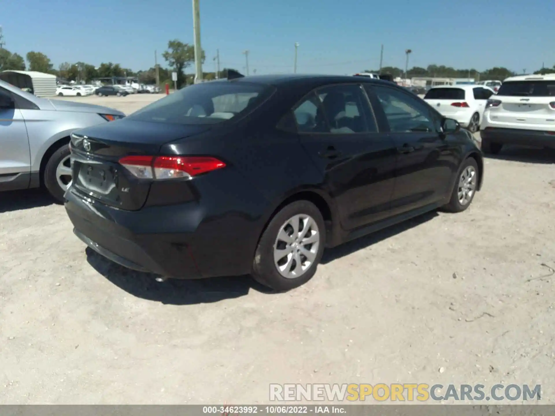 4 Photograph of a damaged car 5YFEPRAE7LP070542 TOYOTA COROLLA 2020