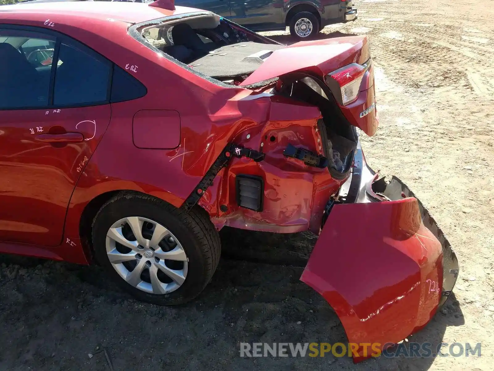 9 Photograph of a damaged car 5YFEPRAE7LP070654 TOYOTA COROLLA 2020