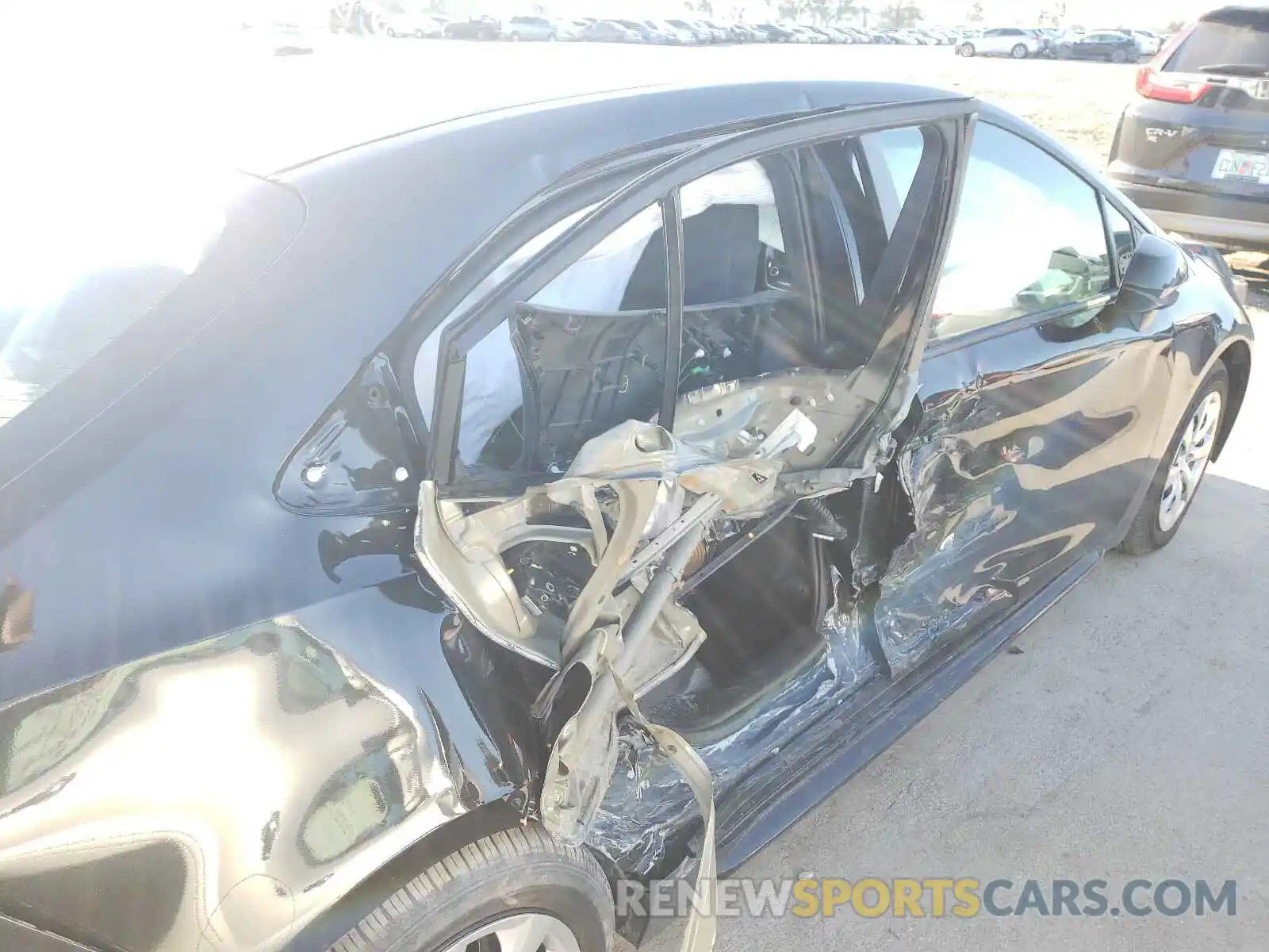 9 Photograph of a damaged car 5YFEPRAE7LP071058 TOYOTA COROLLA 2020