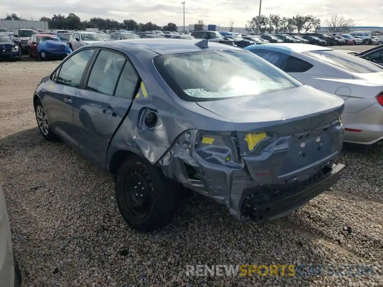 3 Photograph of a damaged car 5YFEPRAE7LP071142 TOYOTA COROLLA 2020