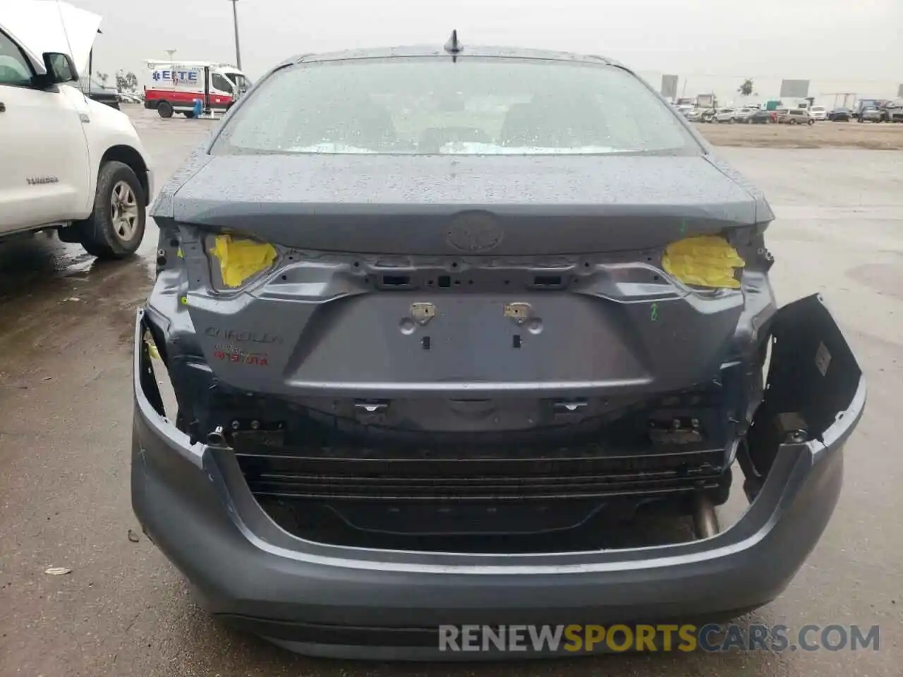 9 Photograph of a damaged car 5YFEPRAE7LP071142 TOYOTA COROLLA 2020