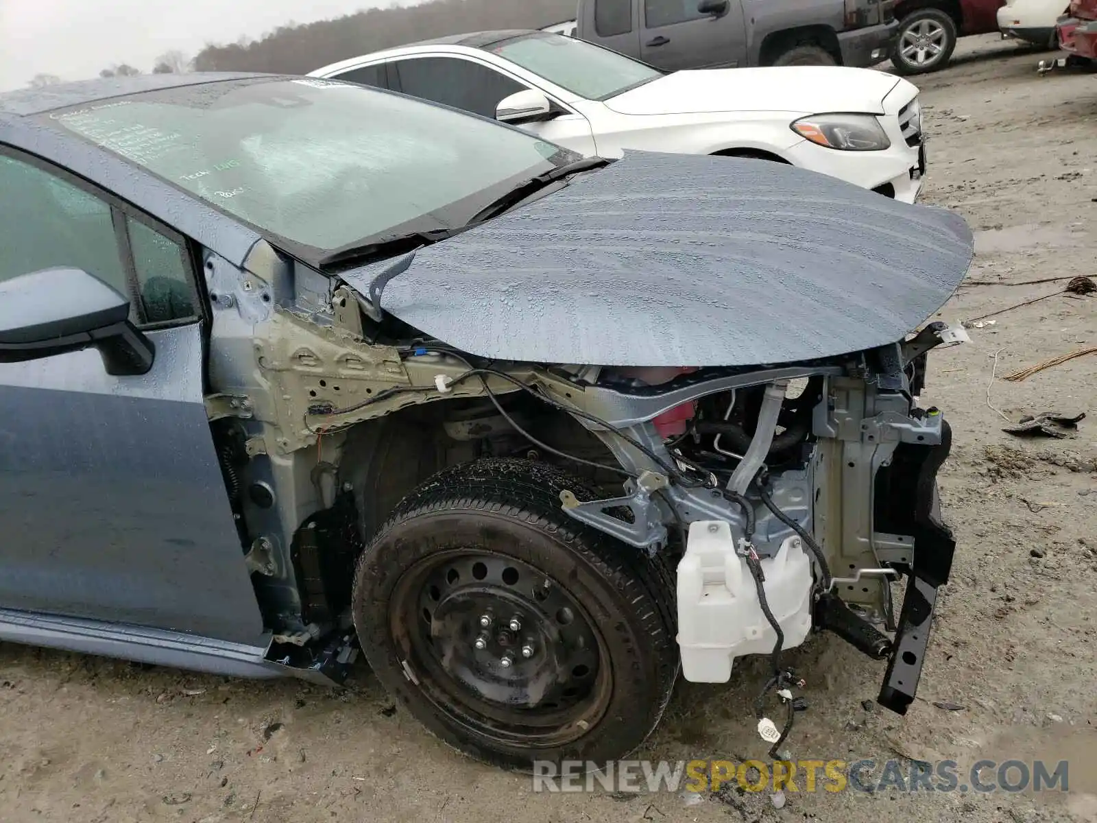 9 Photograph of a damaged car 5YFEPRAE7LP073747 TOYOTA COROLLA 2020