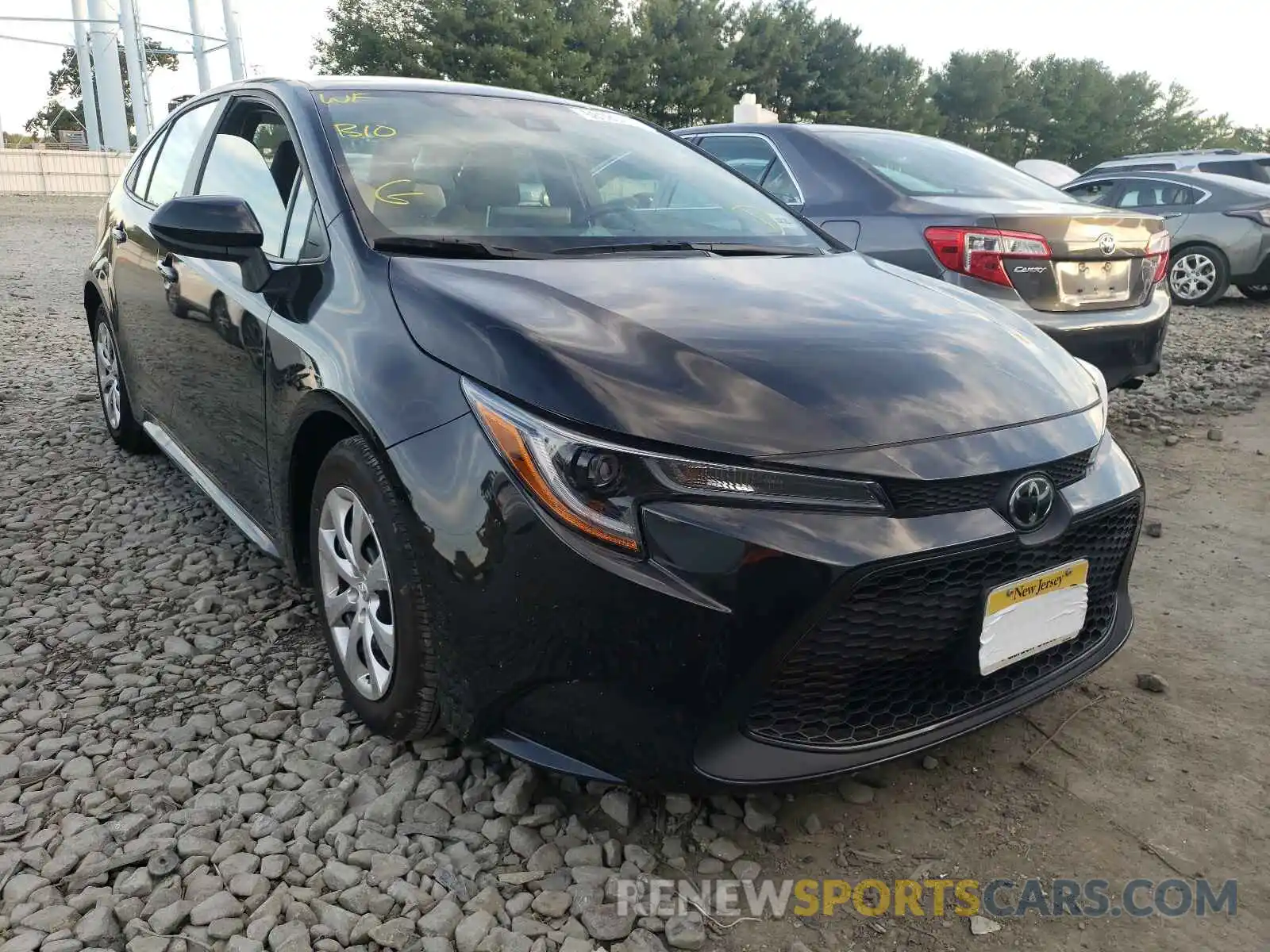 1 Photograph of a damaged car 5YFEPRAE7LP074722 TOYOTA COROLLA 2020