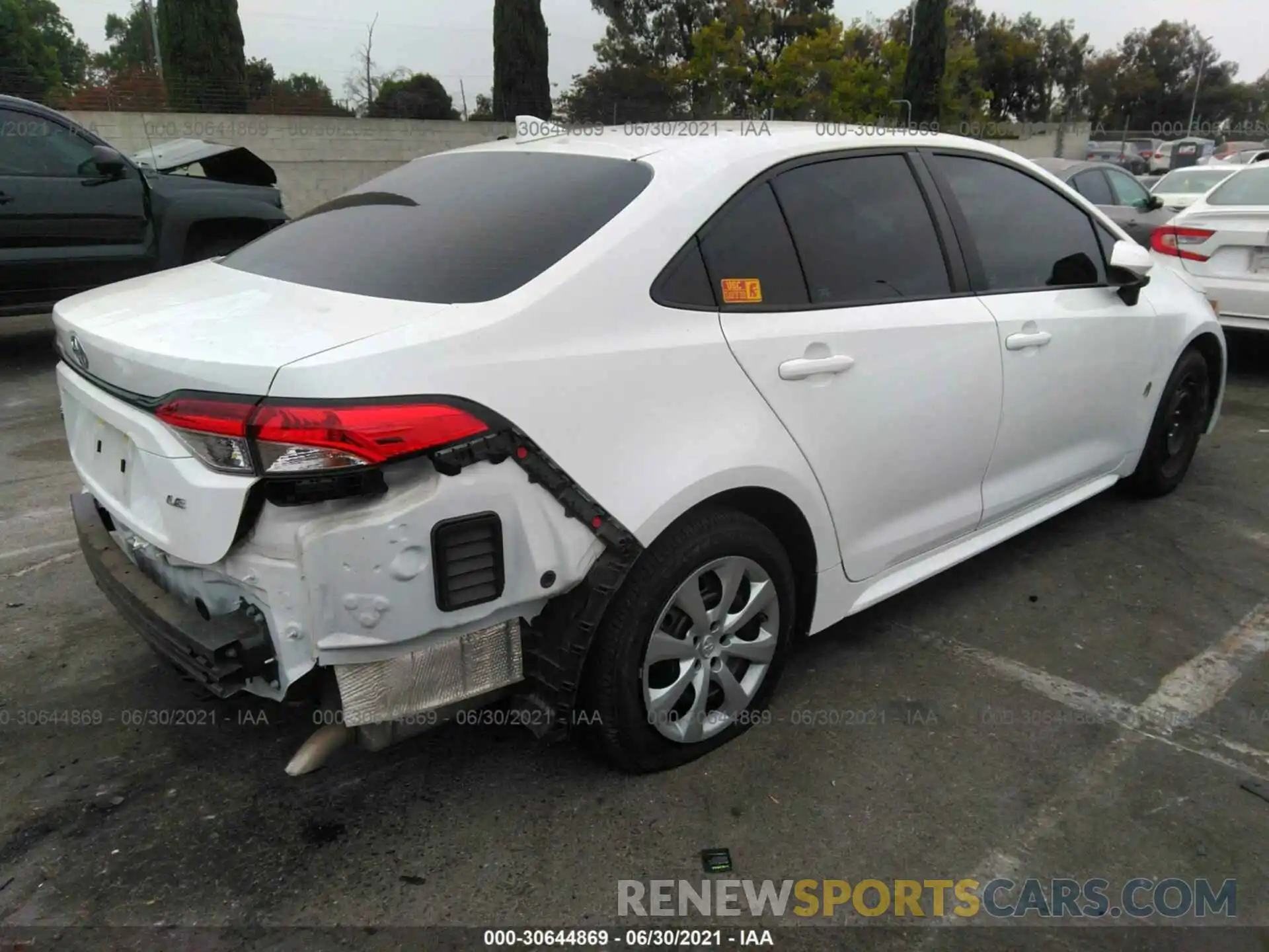 4 Photograph of a damaged car 5YFEPRAE7LP074929 TOYOTA COROLLA 2020