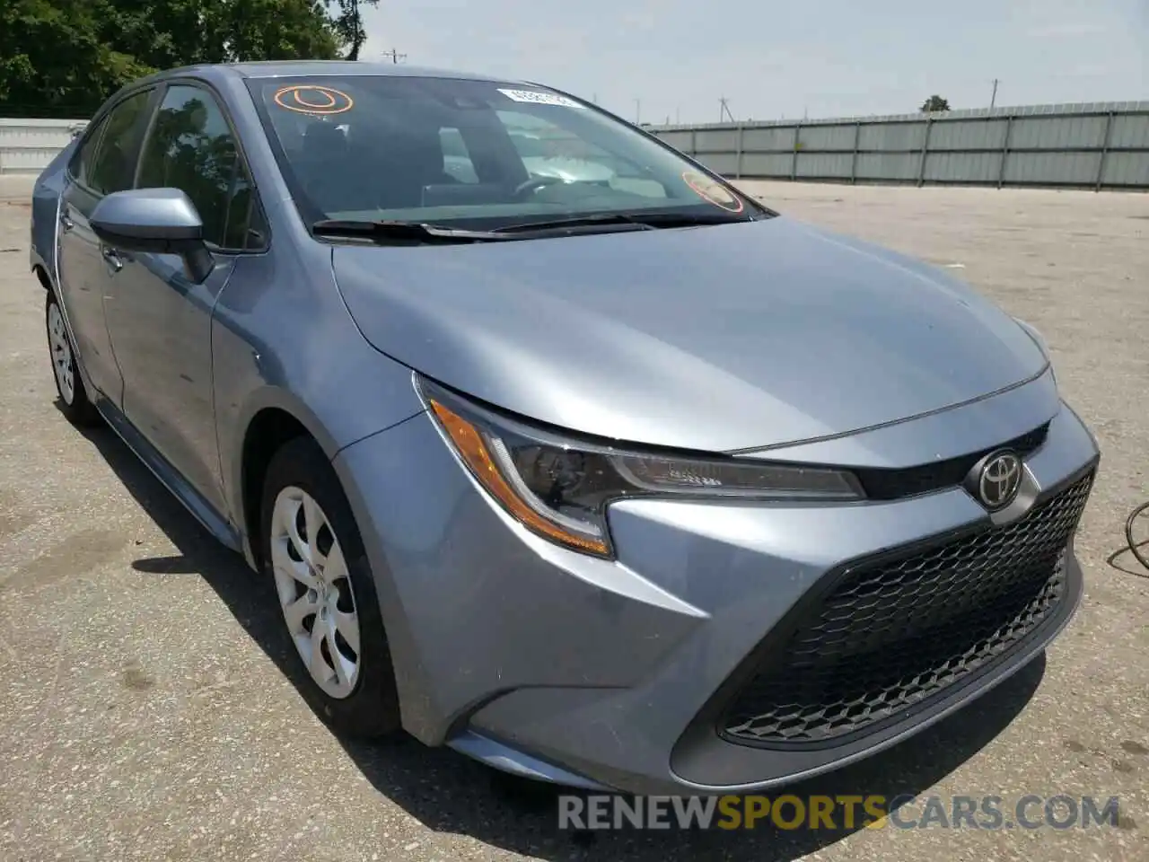 1 Photograph of a damaged car 5YFEPRAE7LP075143 TOYOTA COROLLA 2020