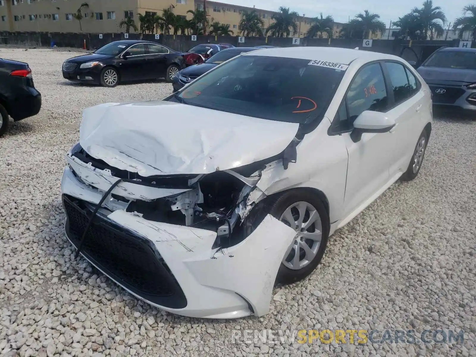 2 Photograph of a damaged car 5YFEPRAE7LP075353 TOYOTA COROLLA 2020