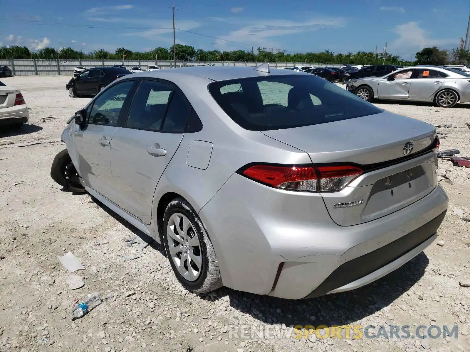 3 Photograph of a damaged car 5YFEPRAE7LP075420 TOYOTA COROLLA 2020