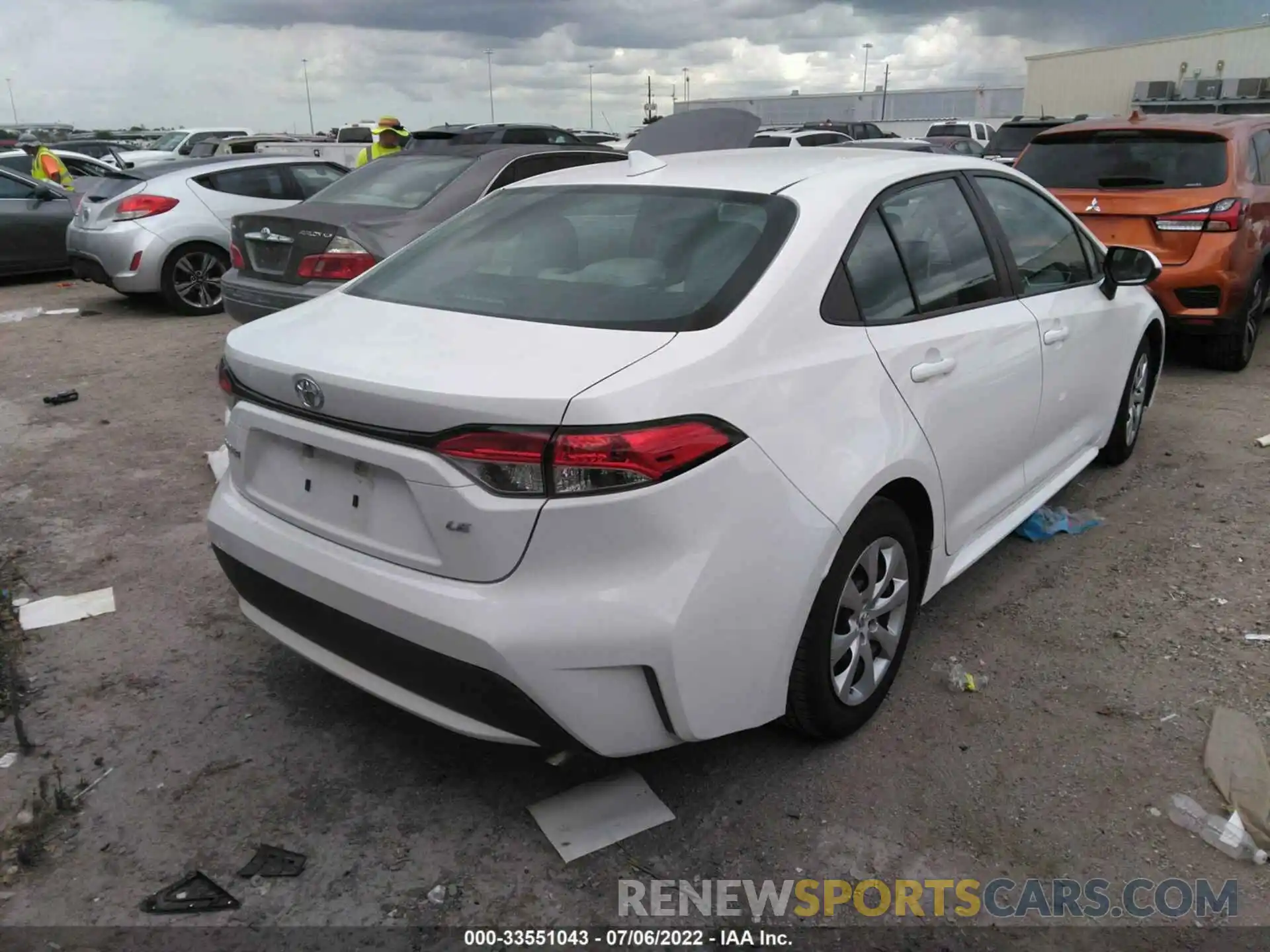 4 Photograph of a damaged car 5YFEPRAE7LP076115 TOYOTA COROLLA 2020