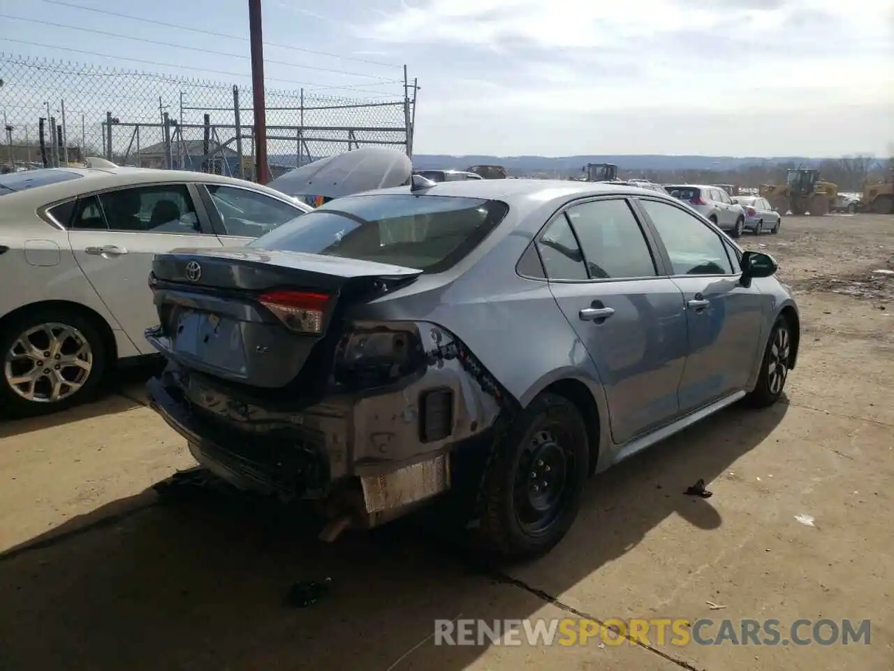 4 Photograph of a damaged car 5YFEPRAE7LP077104 TOYOTA COROLLA 2020