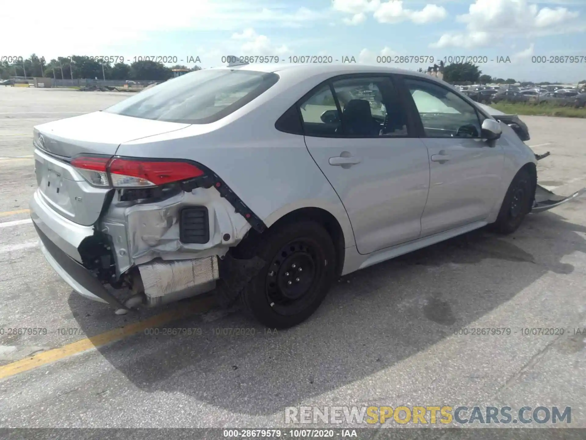 4 Photograph of a damaged car 5YFEPRAE7LP078088 TOYOTA COROLLA 2020