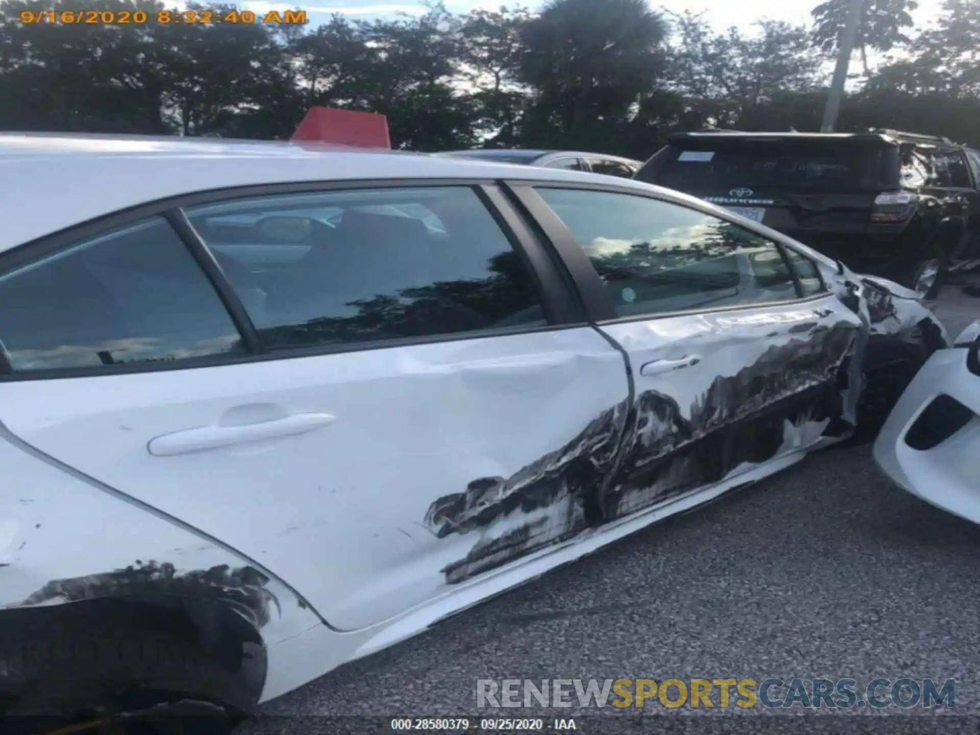 12 Photograph of a damaged car 5YFEPRAE7LP078804 TOYOTA COROLLA 2020