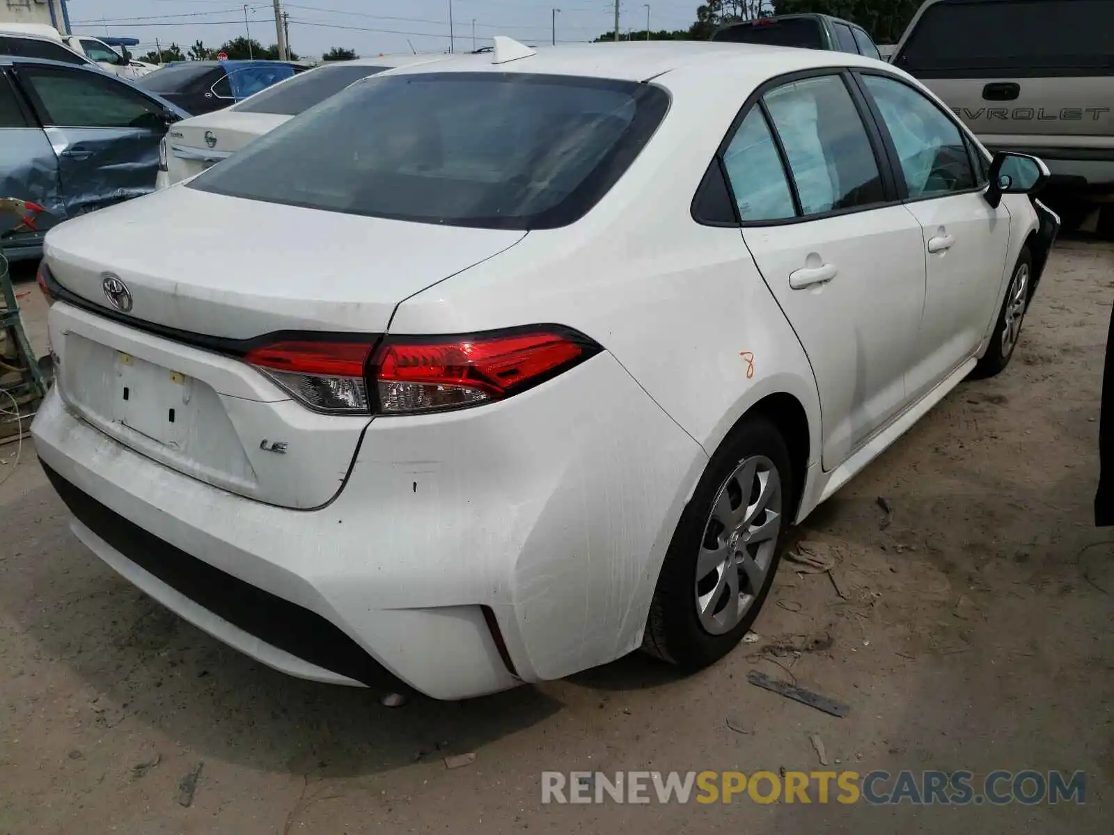 4 Photograph of a damaged car 5YFEPRAE7LP079354 TOYOTA COROLLA 2020