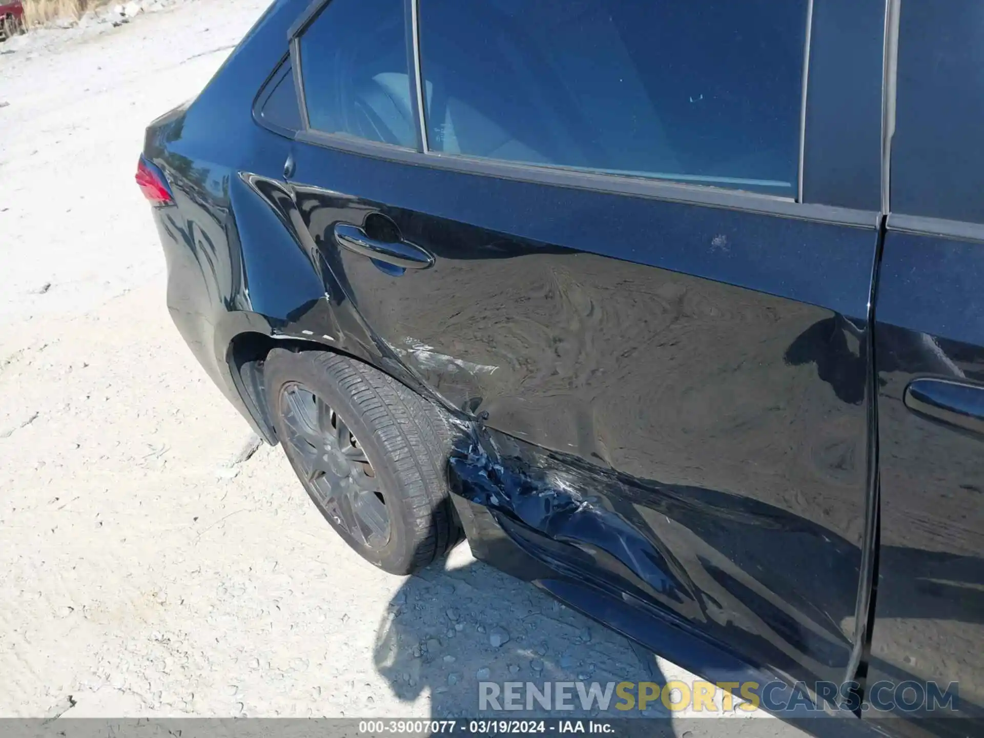 6 Photograph of a damaged car 5YFEPRAE7LP080956 TOYOTA COROLLA 2020