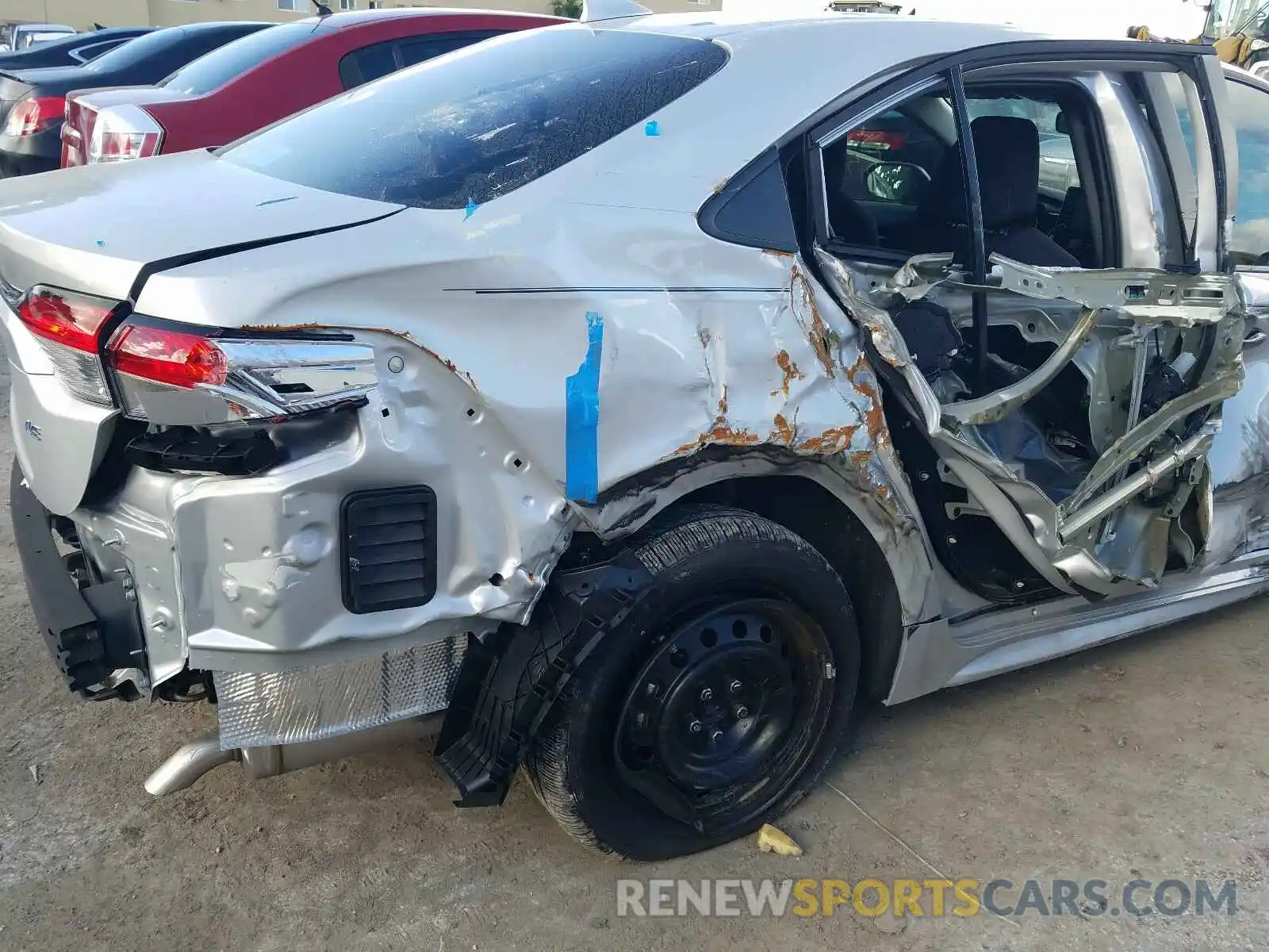 9 Photograph of a damaged car 5YFEPRAE7LP081248 TOYOTA COROLLA 2020