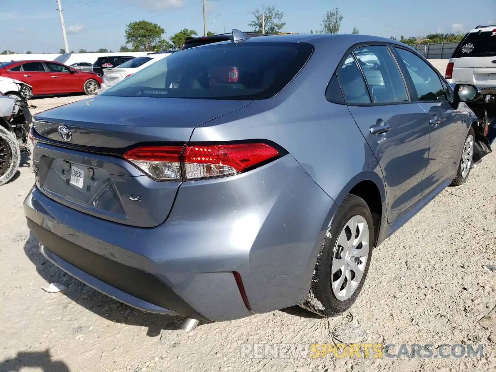 4 Photograph of a damaged car 5YFEPRAE7LP081539 TOYOTA COROLLA 2020