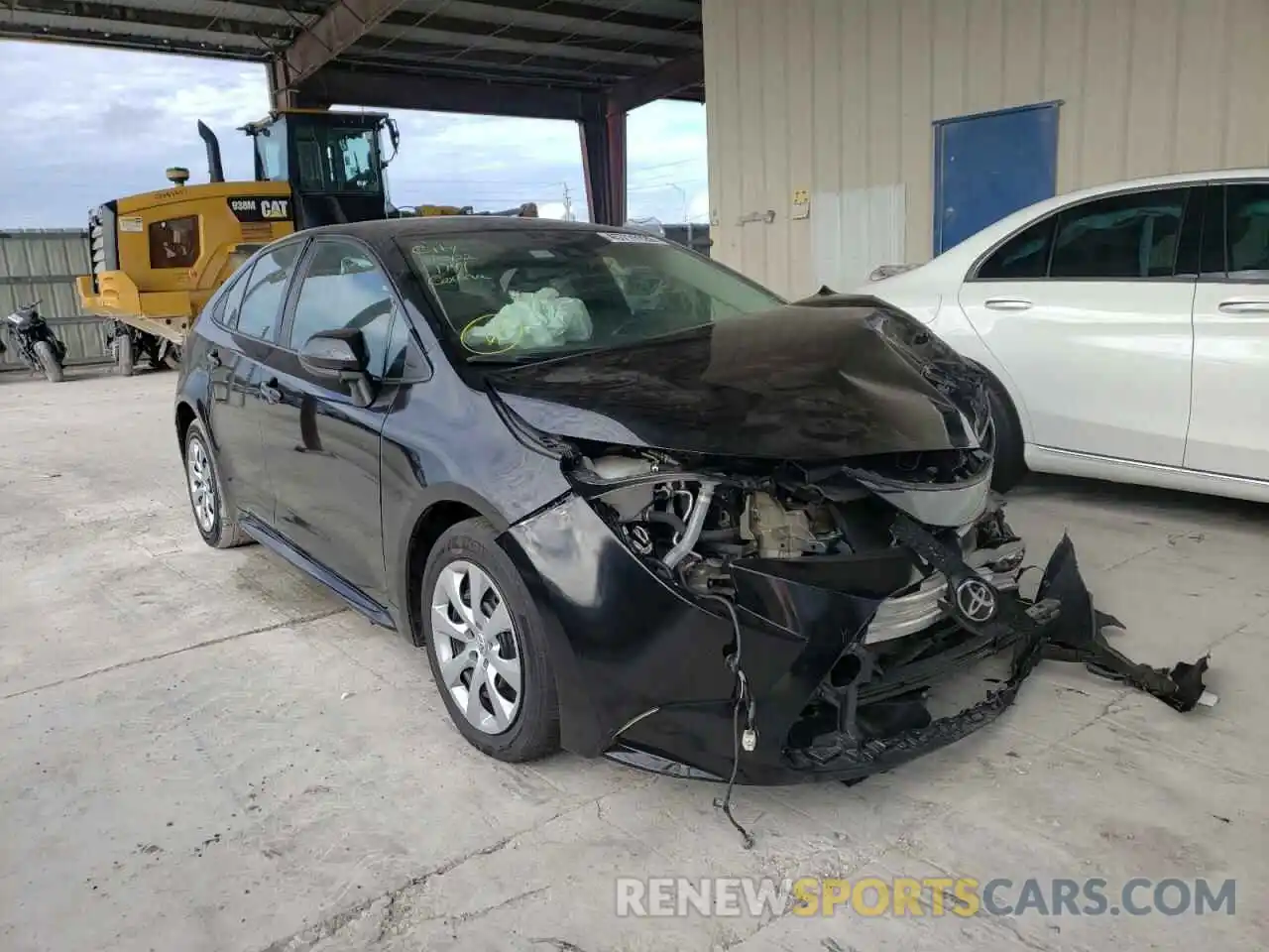 1 Photograph of a damaged car 5YFEPRAE7LP081749 TOYOTA COROLLA 2020