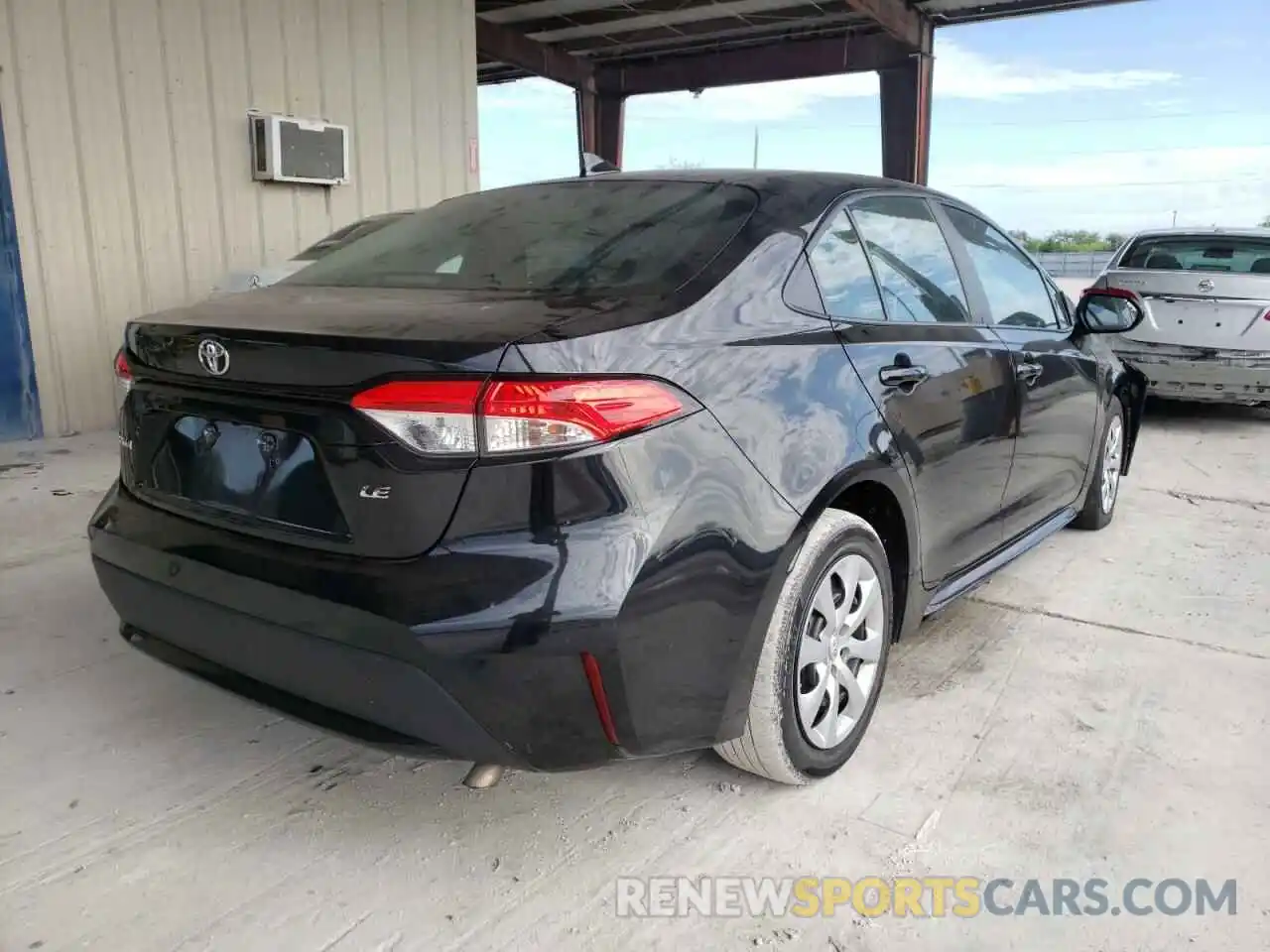 4 Photograph of a damaged car 5YFEPRAE7LP081749 TOYOTA COROLLA 2020