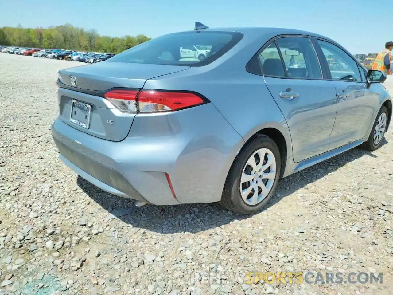 4 Photograph of a damaged car 5YFEPRAE7LP083971 TOYOTA COROLLA 2020