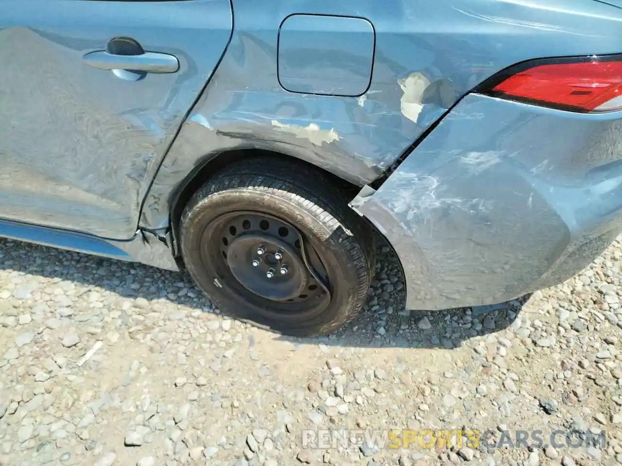 9 Photograph of a damaged car 5YFEPRAE7LP083971 TOYOTA COROLLA 2020