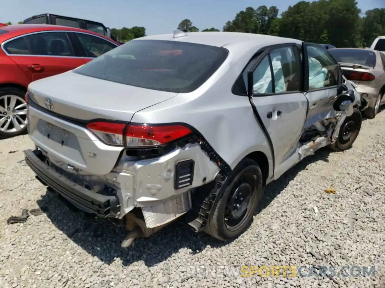 4 Photograph of a damaged car 5YFEPRAE7LP084098 TOYOTA COROLLA 2020