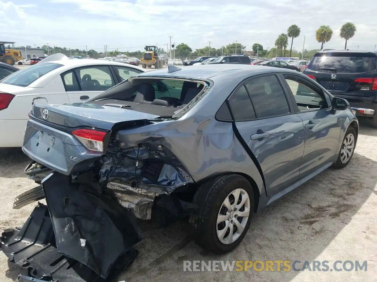 4 Photograph of a damaged car 5YFEPRAE7LP085543 TOYOTA COROLLA 2020
