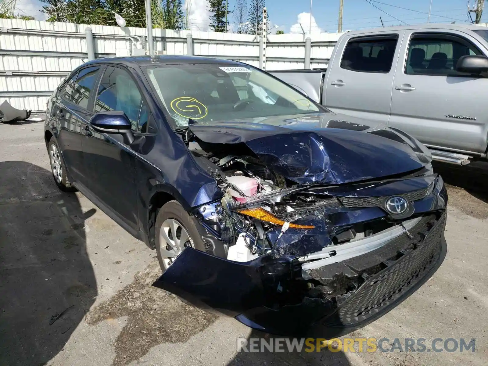 1 Photograph of a damaged car 5YFEPRAE7LP085641 TOYOTA COROLLA 2020