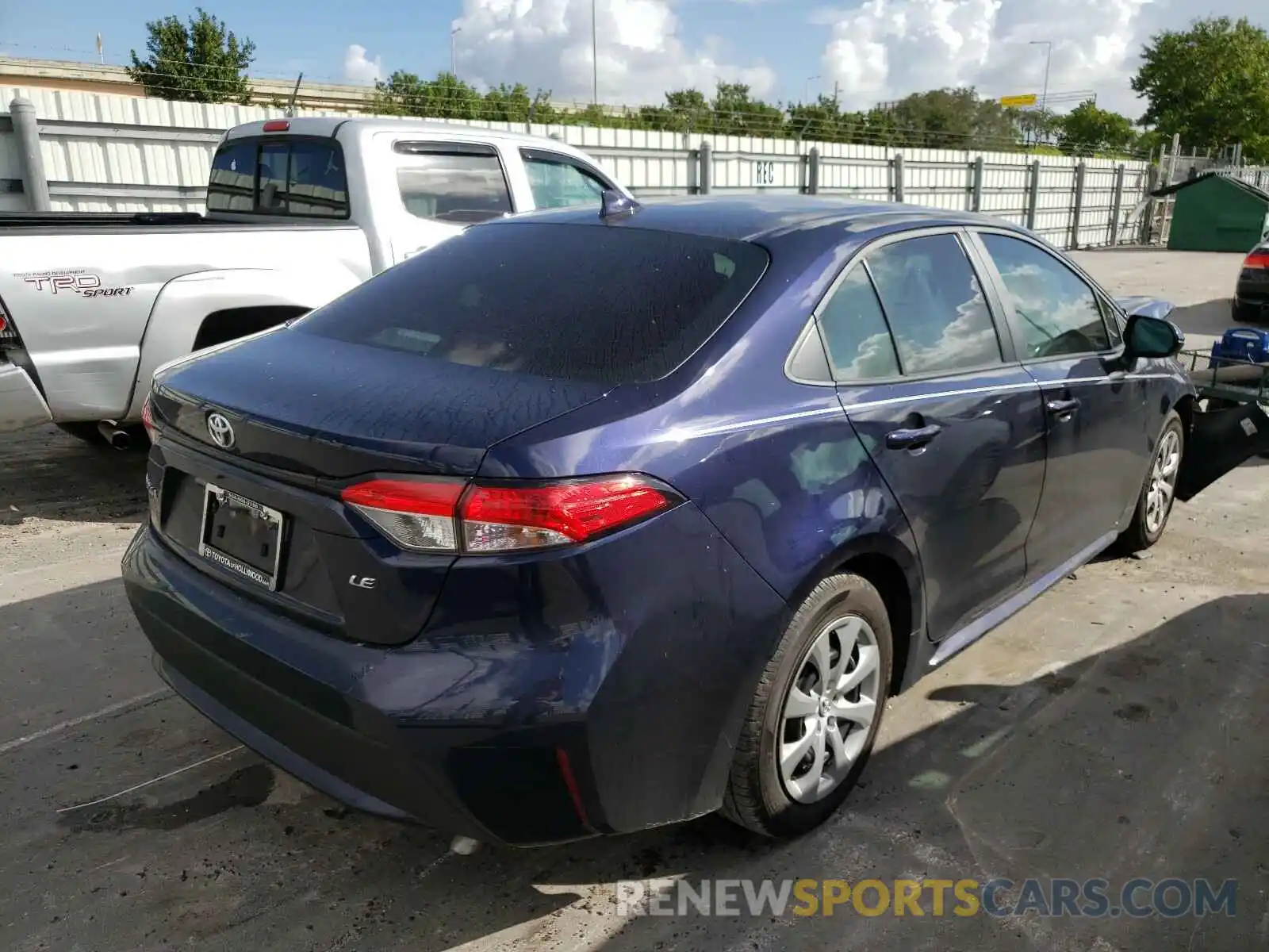 4 Photograph of a damaged car 5YFEPRAE7LP085641 TOYOTA COROLLA 2020