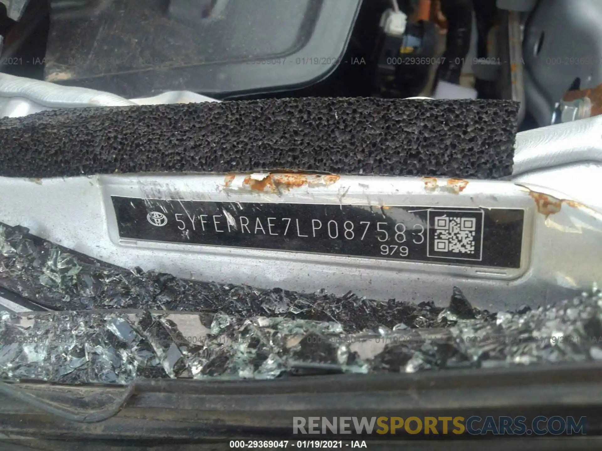 9 Photograph of a damaged car 5YFEPRAE7LP087583 TOYOTA COROLLA 2020